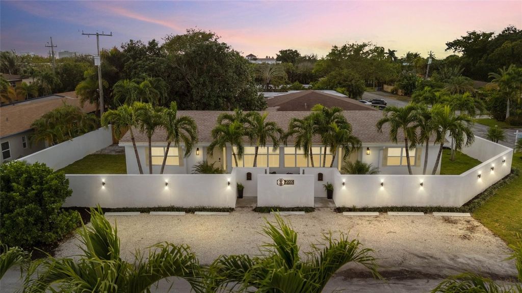 Photo of 2000 NE 17 Court #2, Fort Lauderdale, FL 33304 (MLS # F10546082)