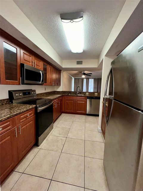 8266 NW 24th Street 8266 Coral Springs FL 33065