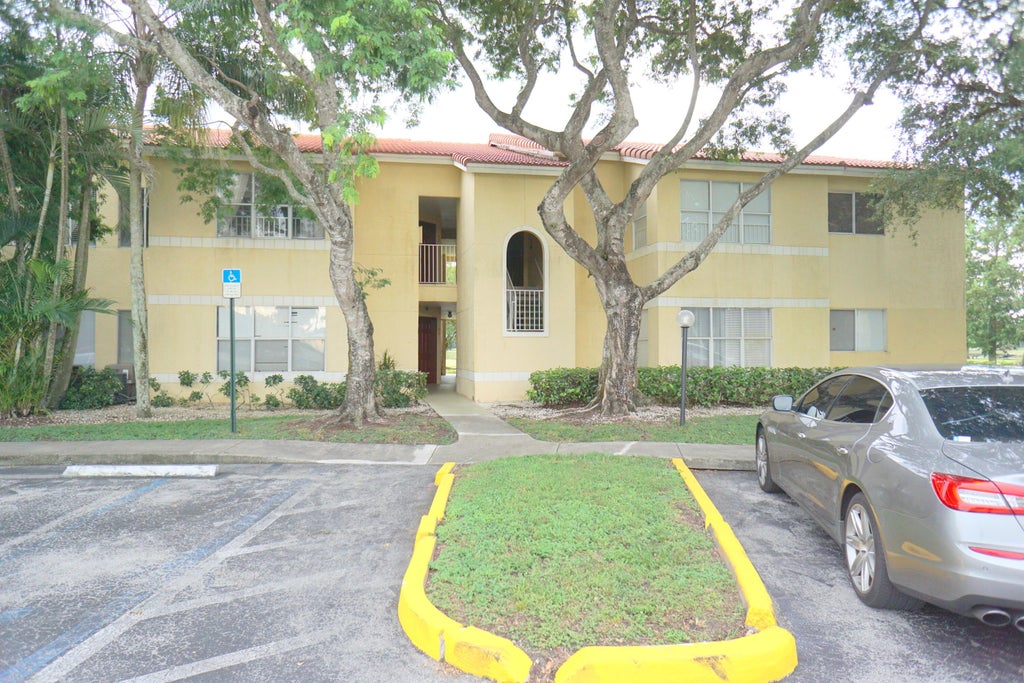 Photo of 12620 VISTA ISLES Drive #1025, Sunrise, FL 33325 (MLS # B26064797)