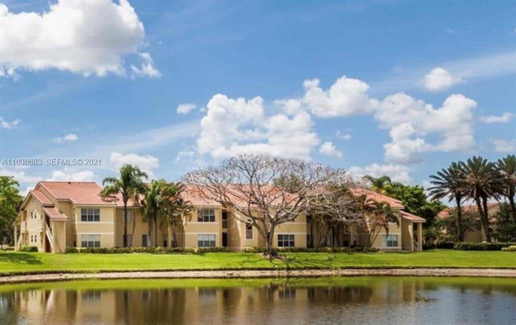 Photo of 12620 VISTA ISLES Drive #1025, Sunrise, FL 33325 (MLS # B26064797)