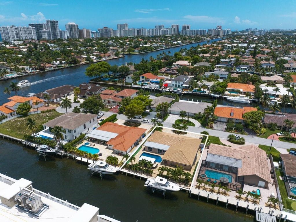 Photo of 3071 NE 47th Street, Fort Lauderdale, FL 33308 (MLS # F10508580)