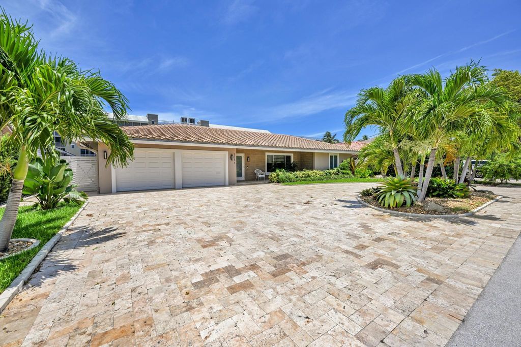 Photo of 3071 NE 47th Street, Fort Lauderdale, FL 33308 (MLS # F10508580)