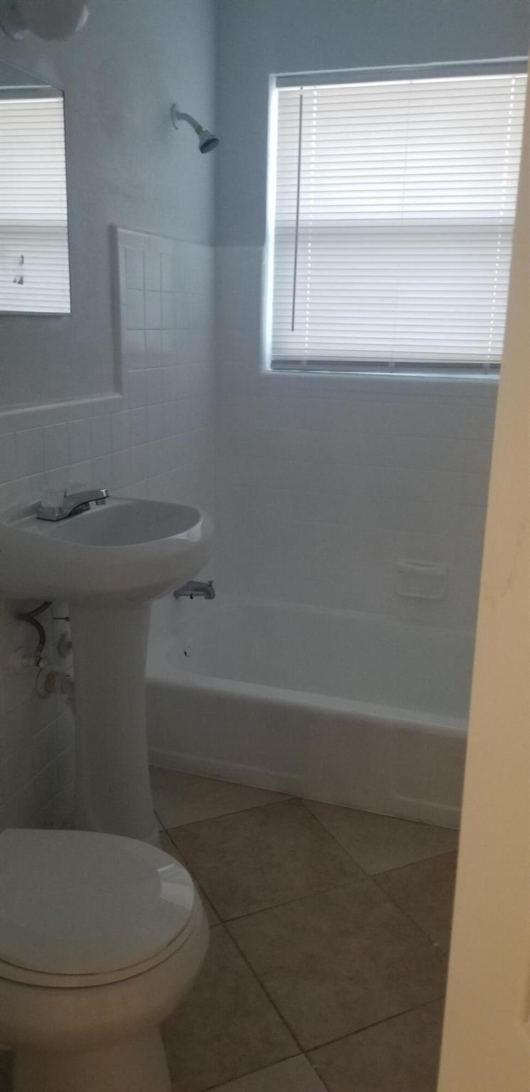 CLOWS - Commercial Sale