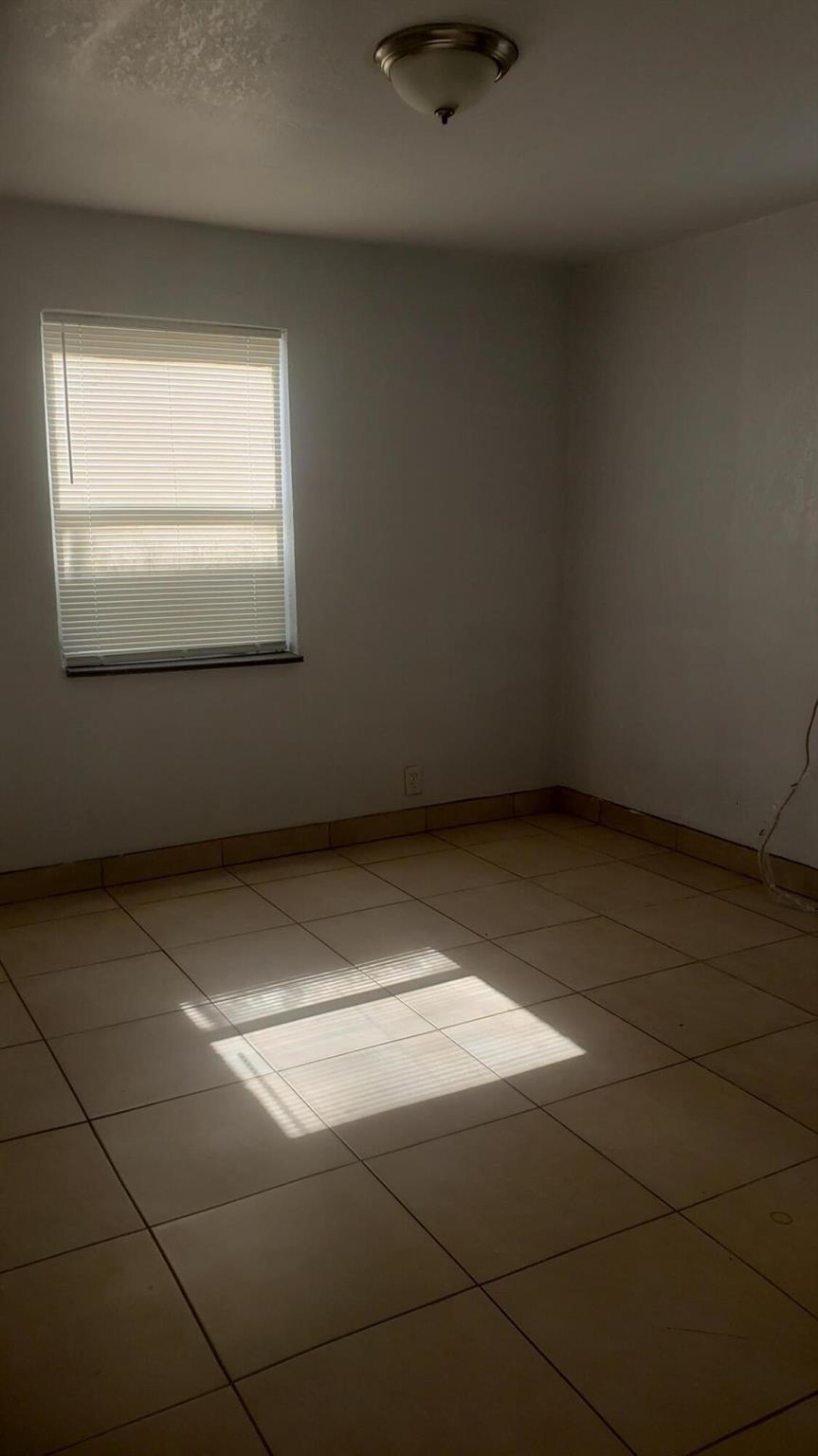 CLOWS - Commercial Sale