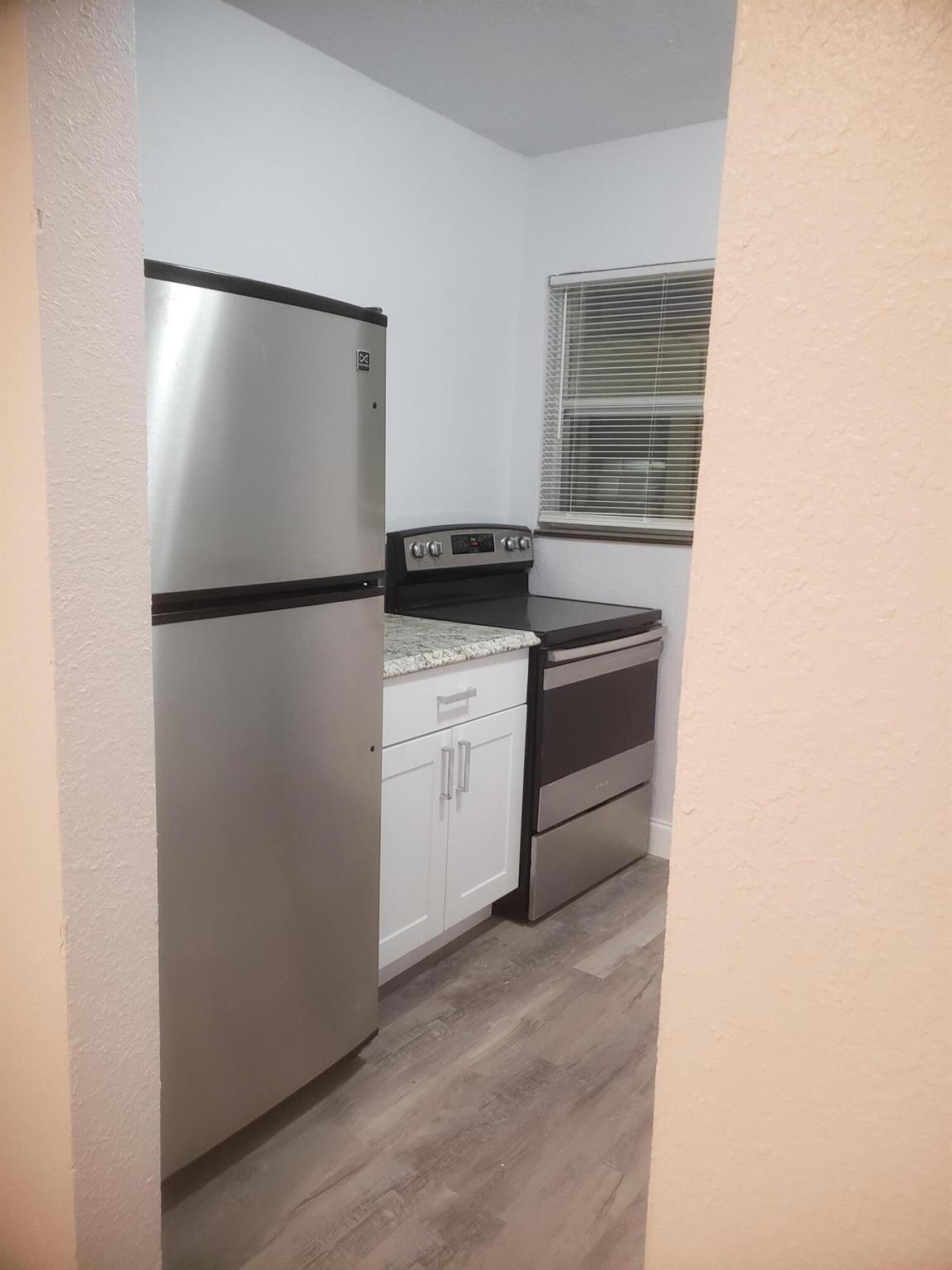 CLOWS - Commercial Sale