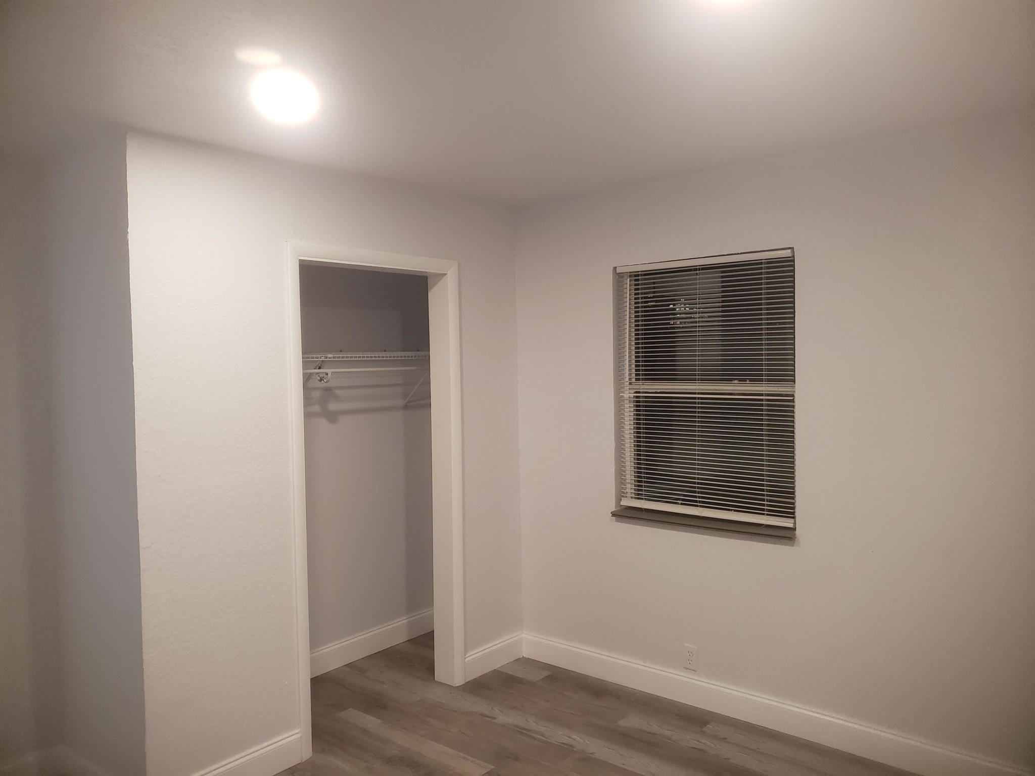 CLOWS - Commercial Sale