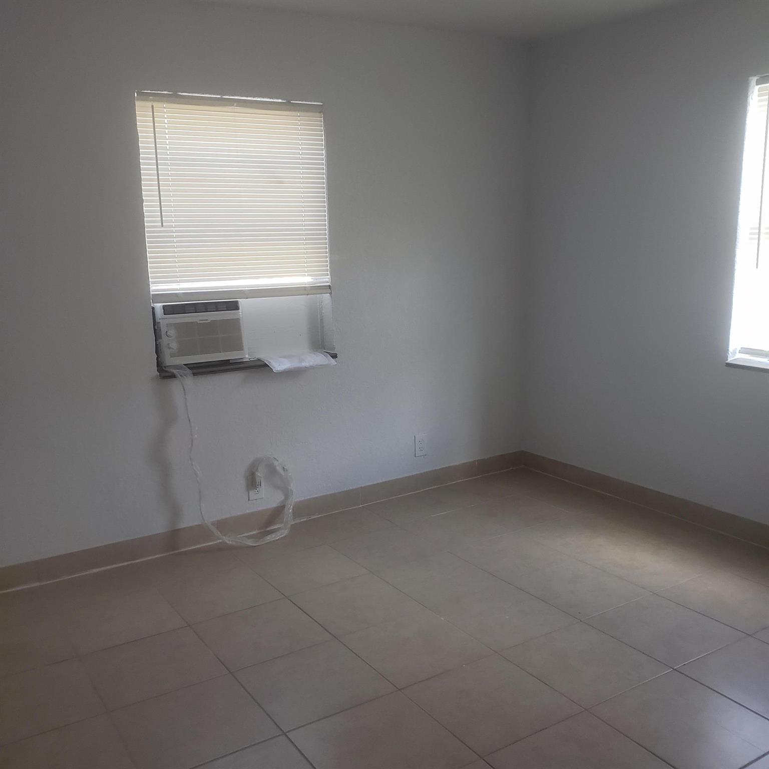 CLOWS - Commercial Sale