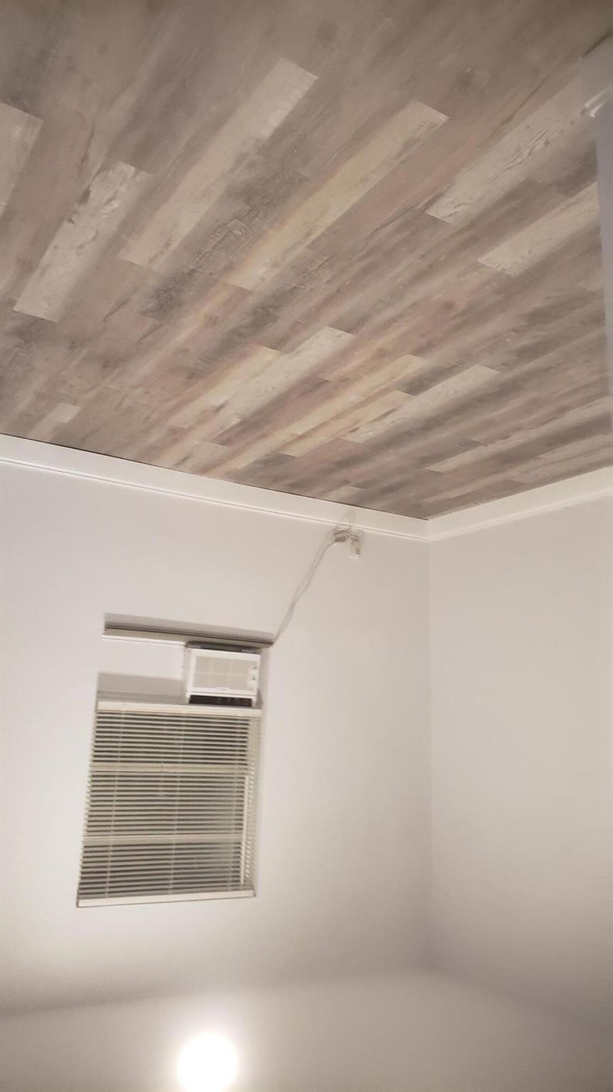 CLOWS - Commercial Sale