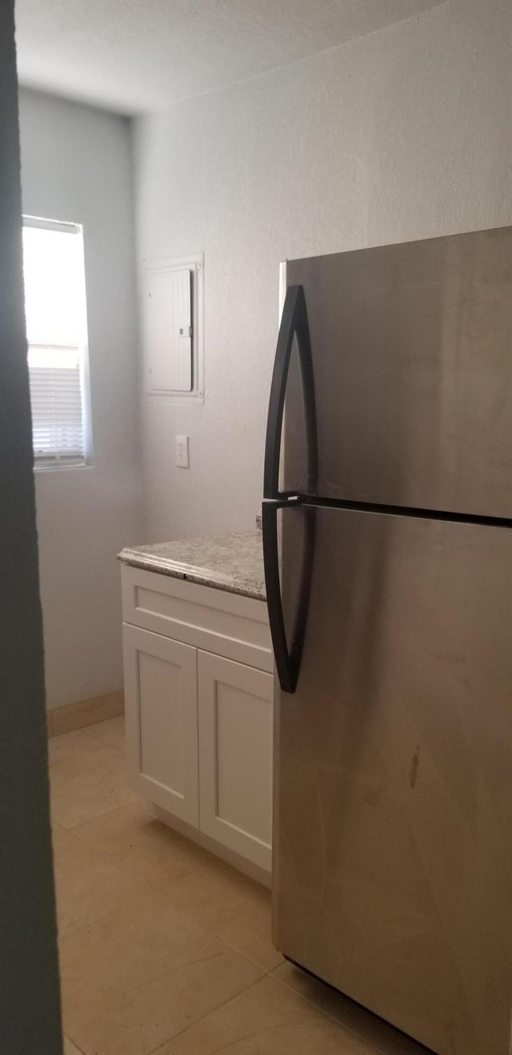 CLOWS - Commercial Sale