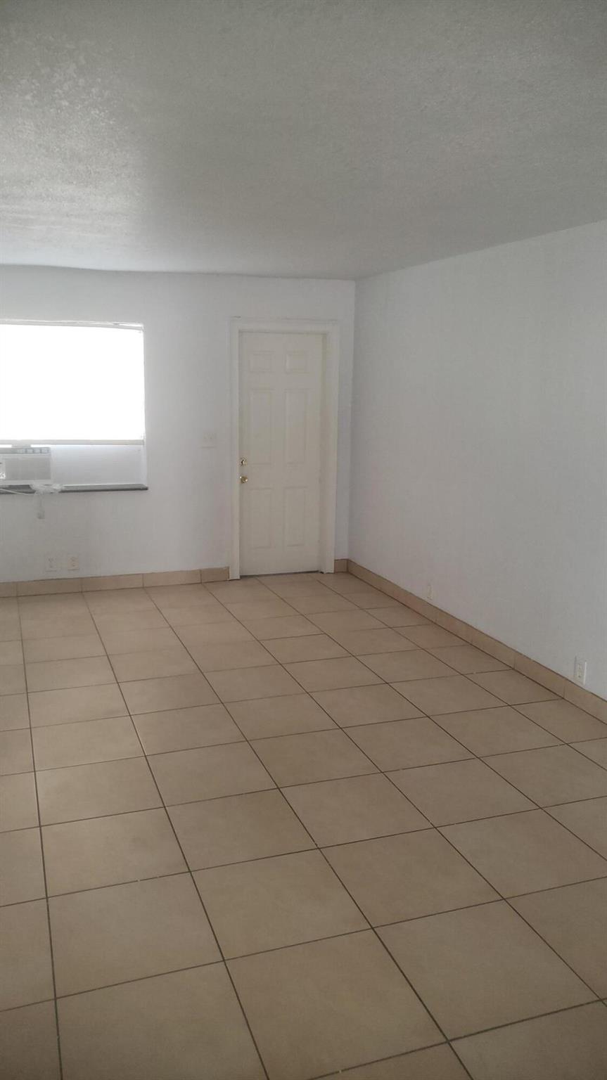 CLOWS - Commercial Sale