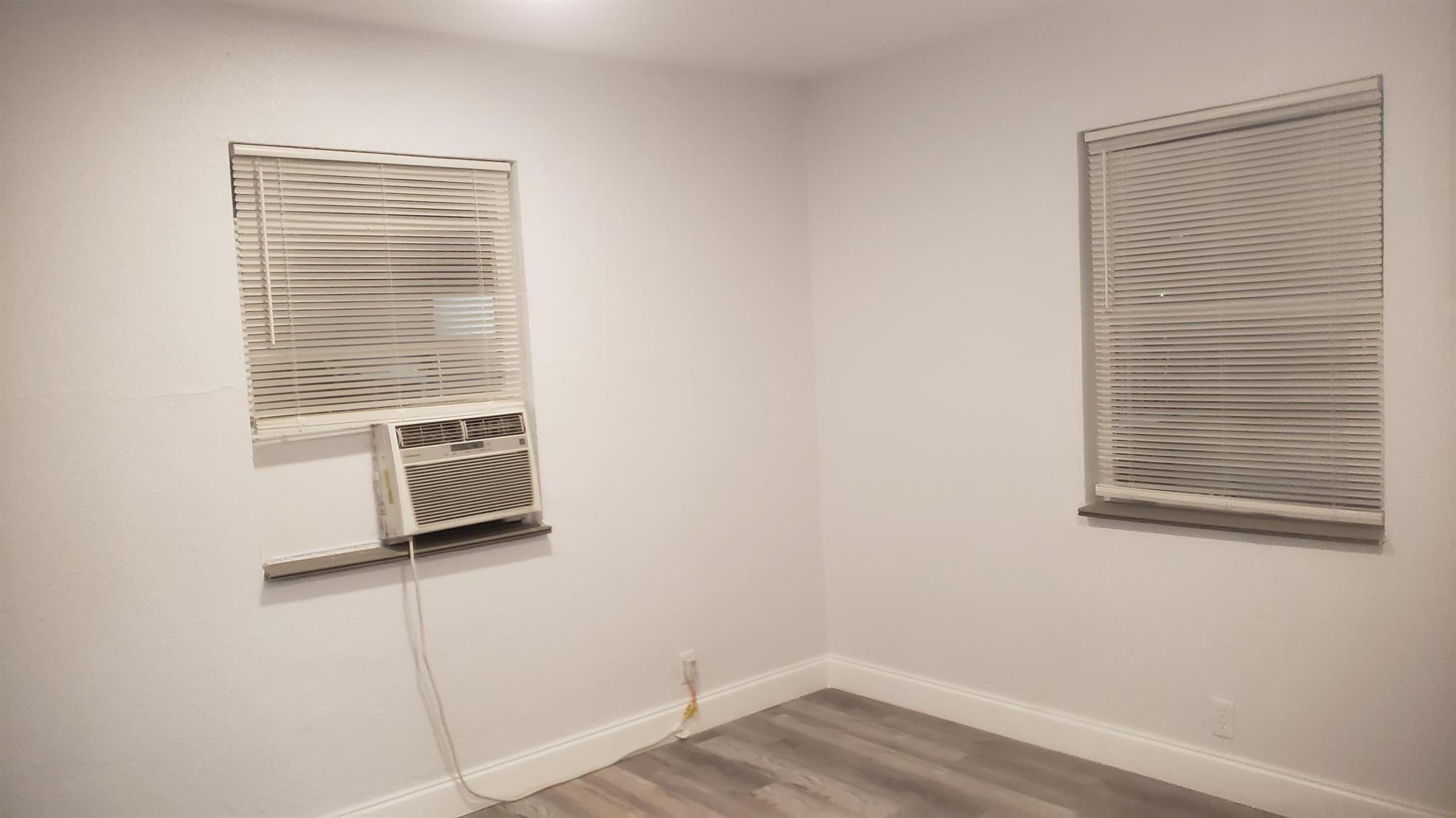 CLOWS - Commercial Sale