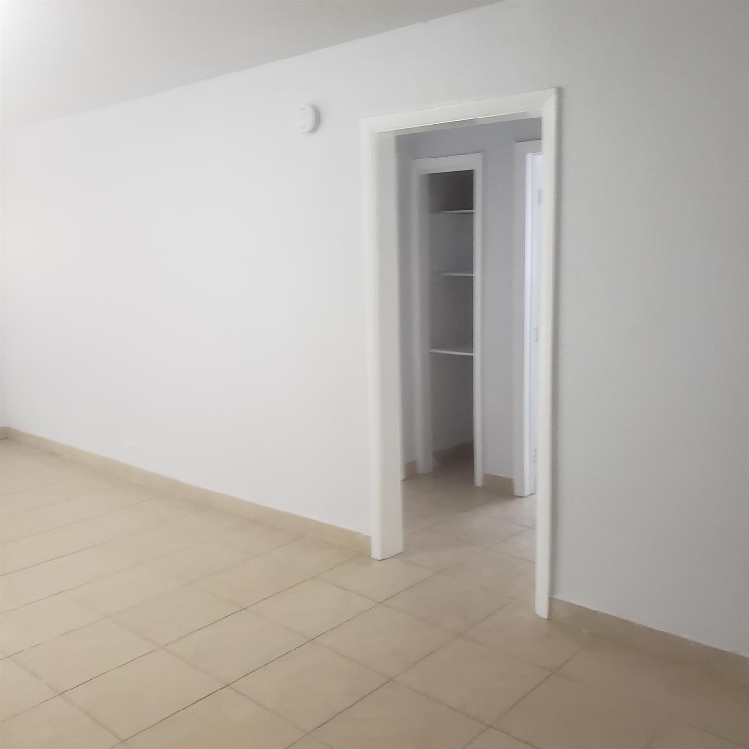 CLOWS - Commercial Sale