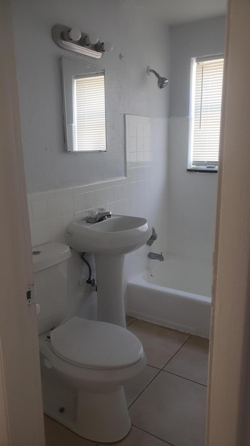 CLOWS - Commercial Sale