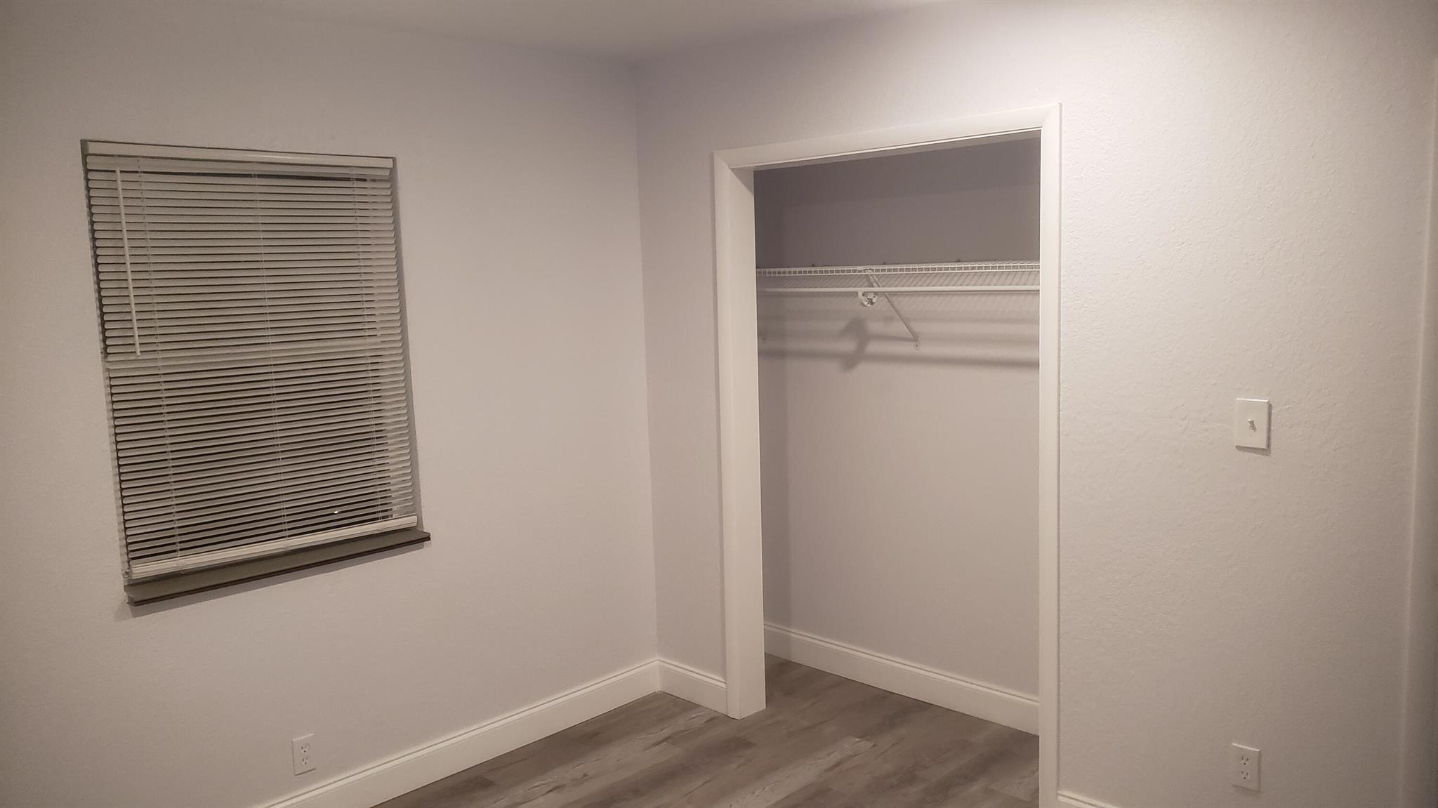 CLOWS - Commercial Sale