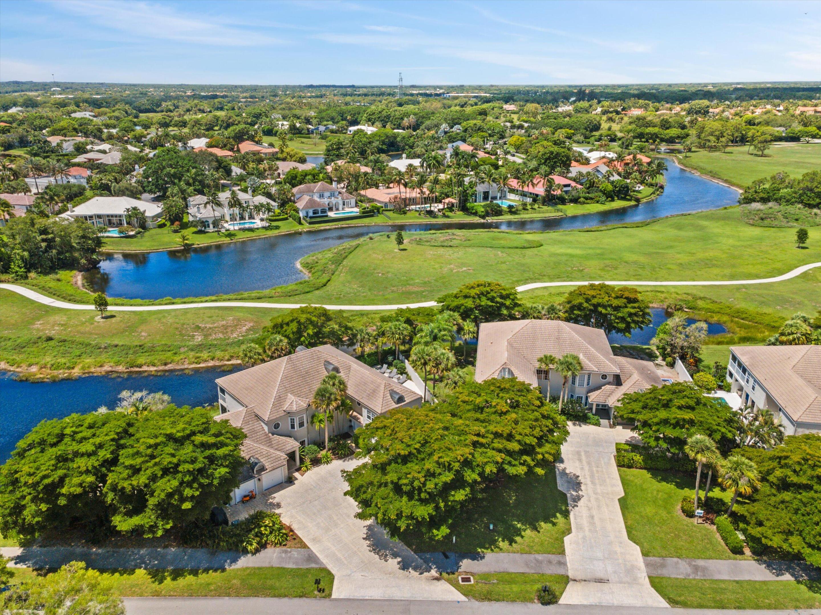 FIRST FAIRWAY COND II - Residential