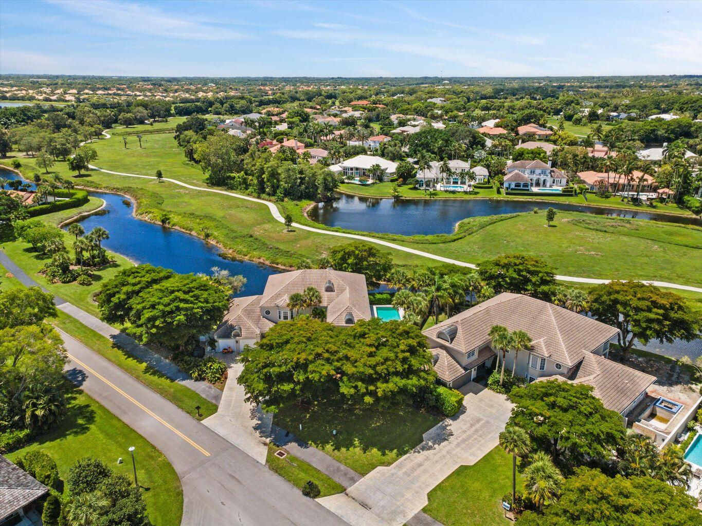 FIRST FAIRWAY COND II - Residential