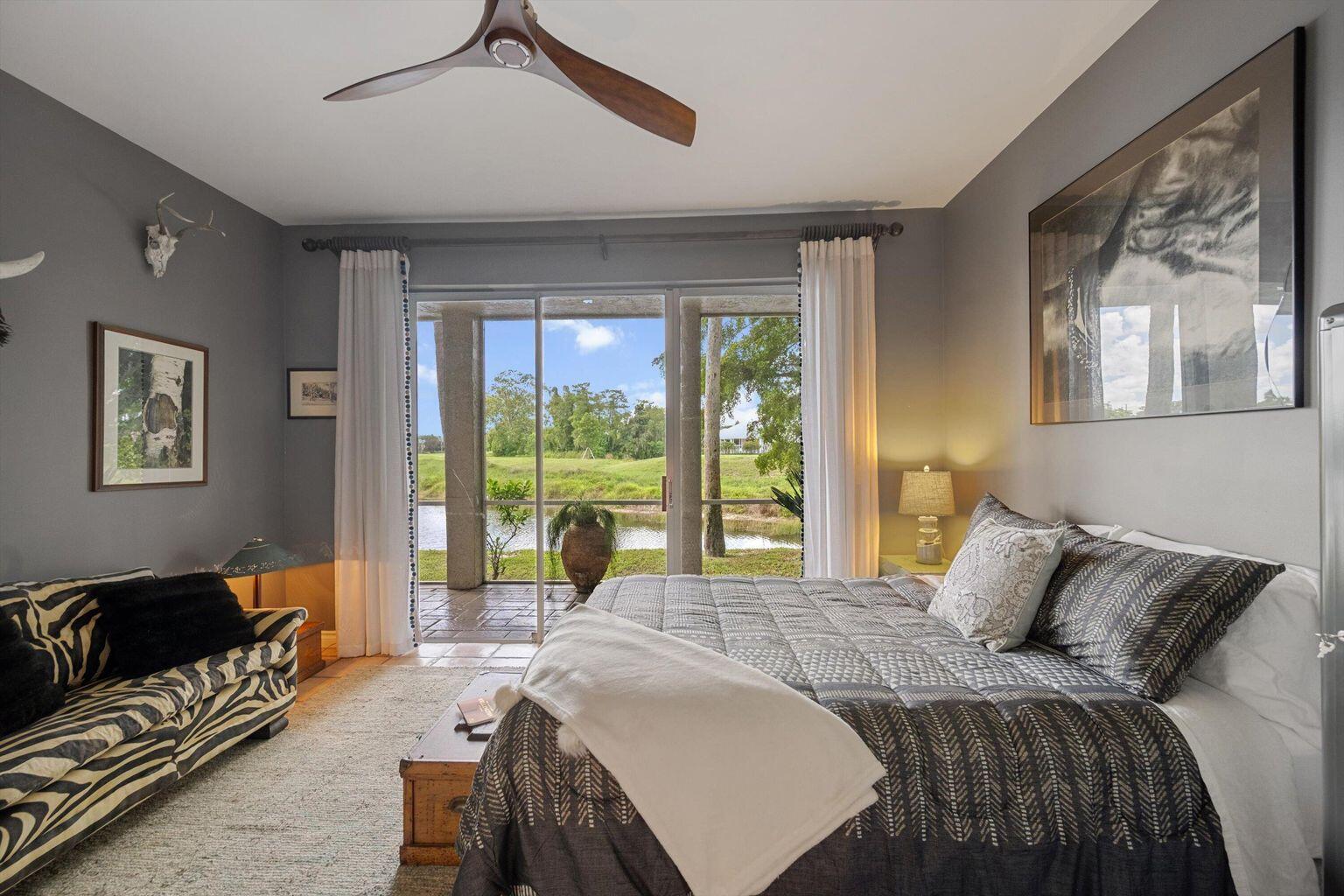 FIRST FAIRWAY COND II - Residential