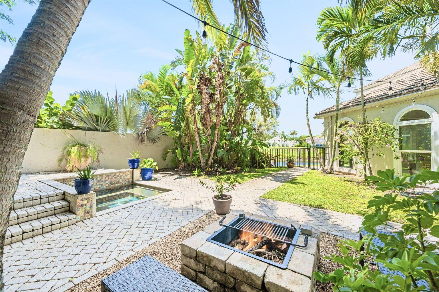 FIRST FAIRWAY COND II - Residential