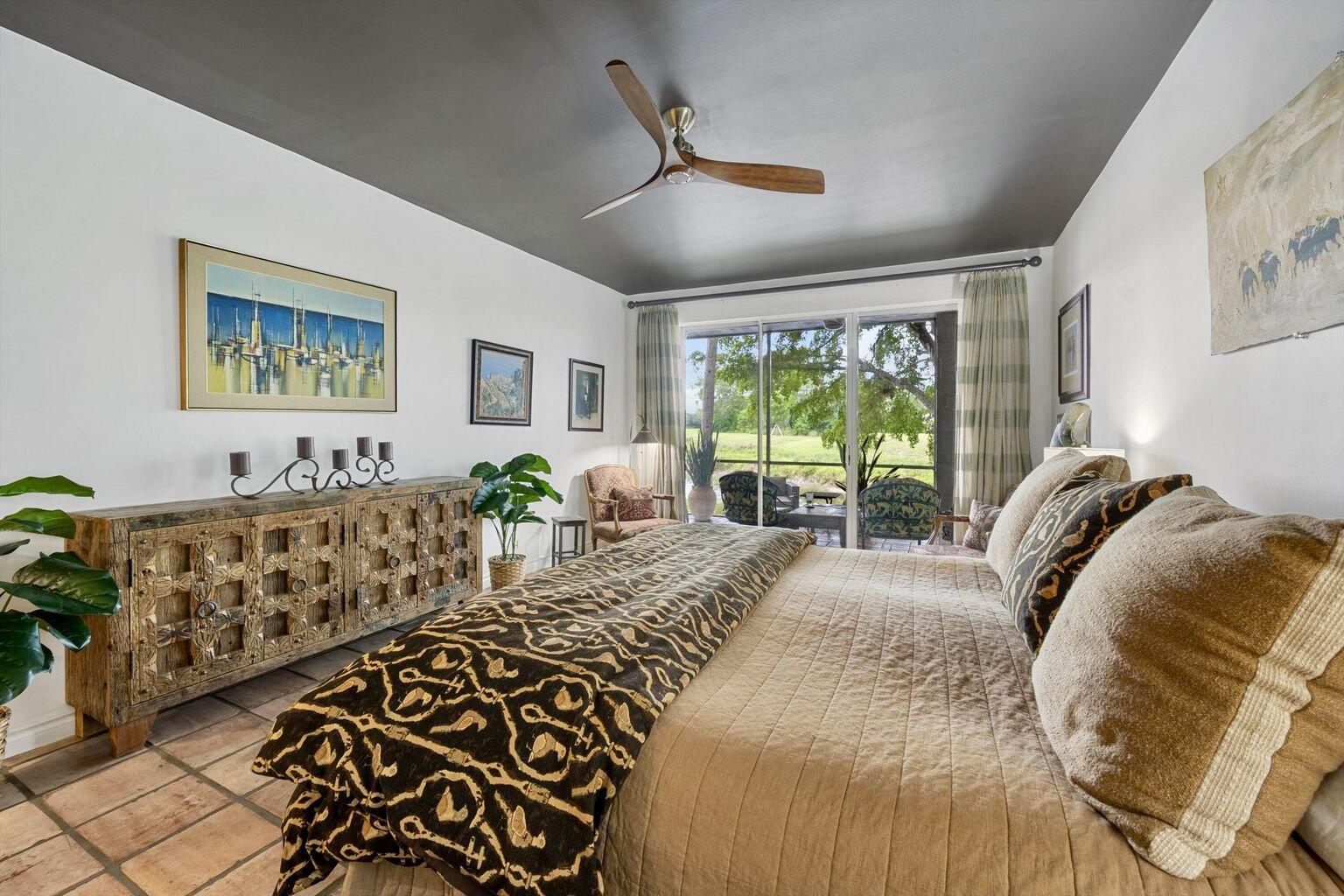 FIRST FAIRWAY COND II - Residential