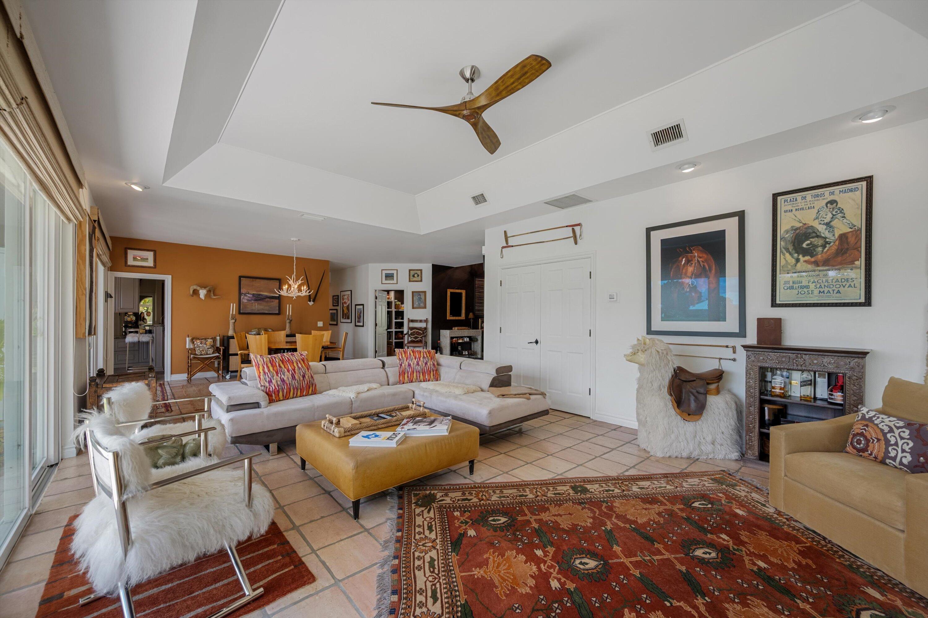 FIRST FAIRWAY COND II - Residential