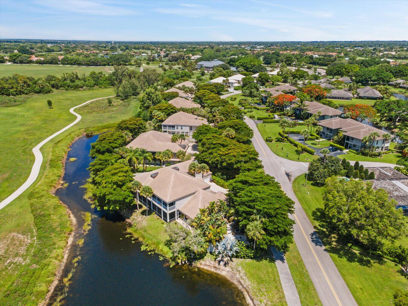 FIRST FAIRWAY COND II - Residential