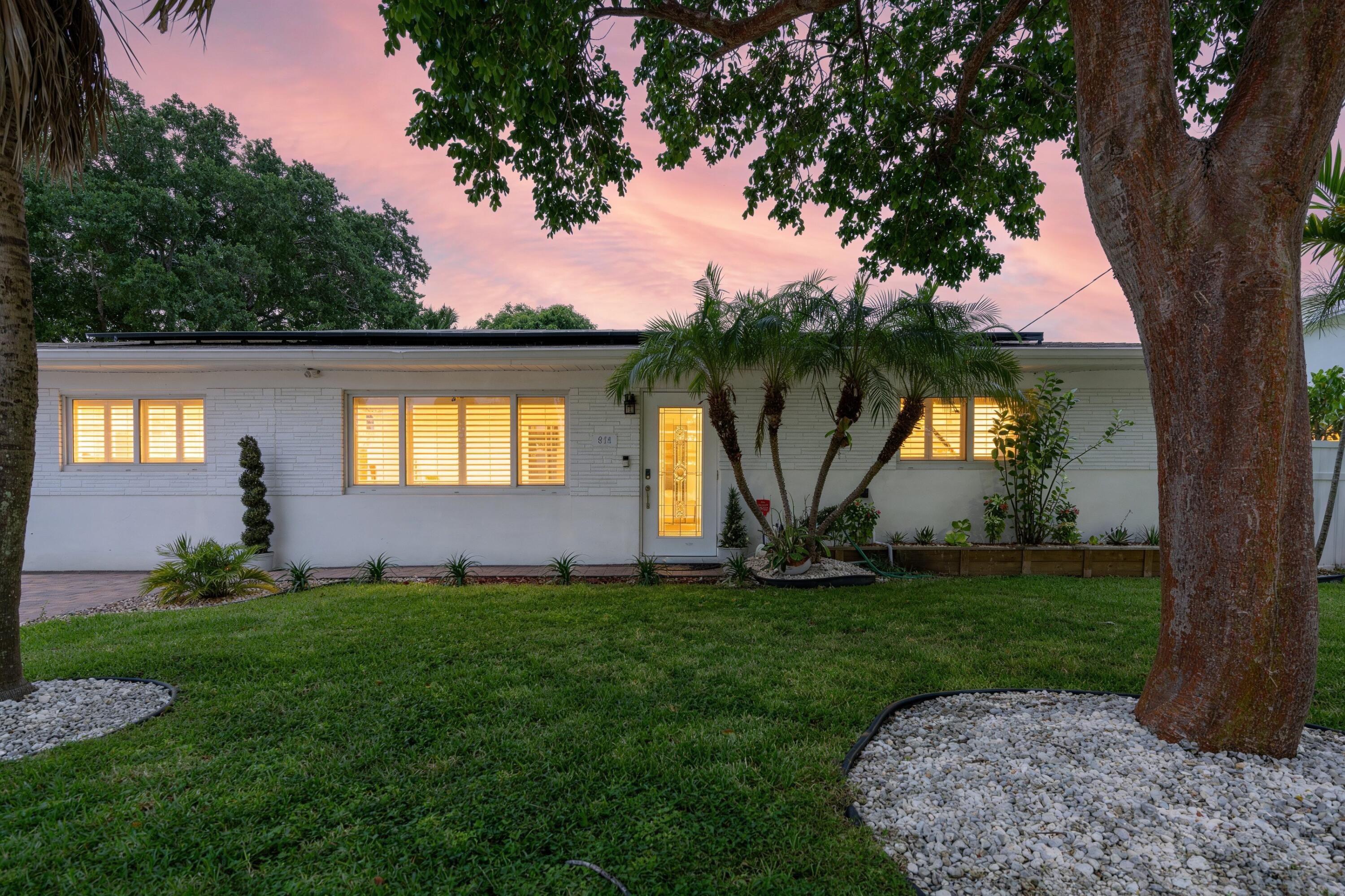 874 NW 2ND Avenue
