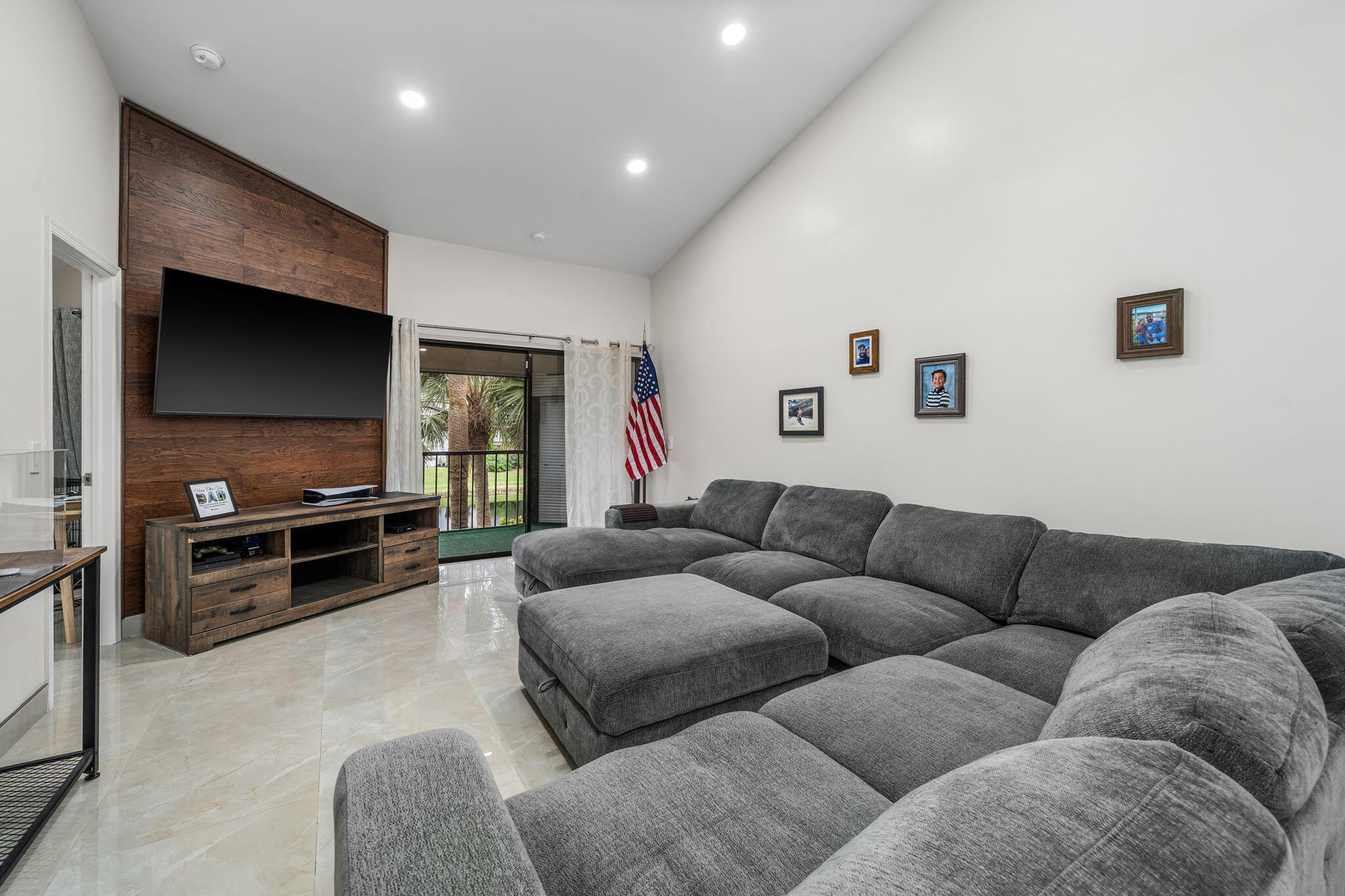 CROSSWINDS AT RIVER BRIDGE CONDO - Residential