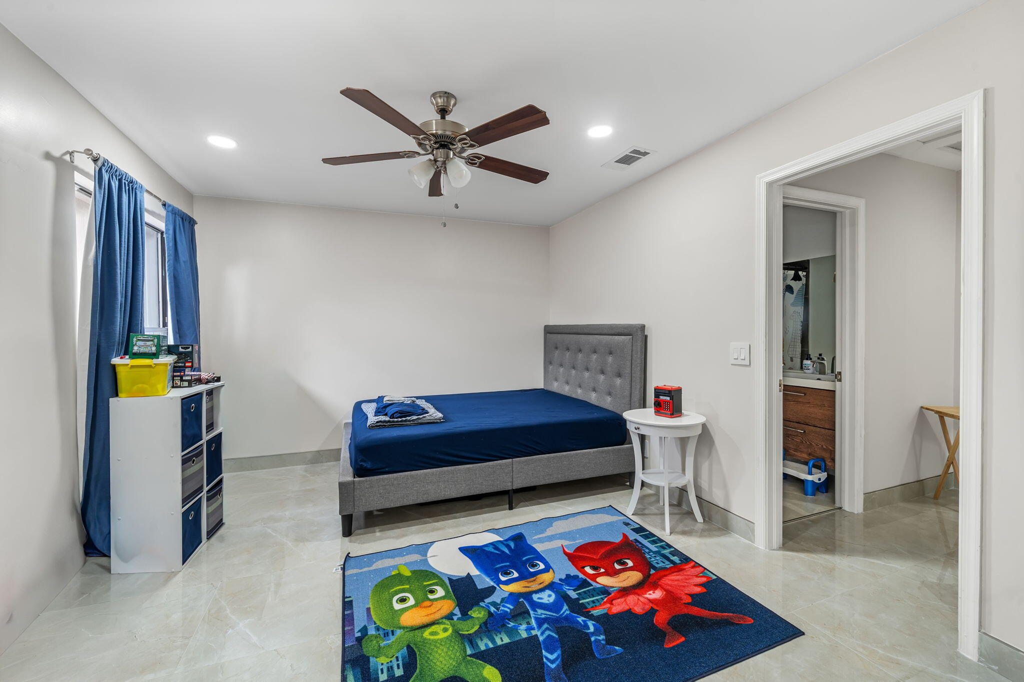 CROSSWINDS AT RIVER BRIDGE CONDO - Residential