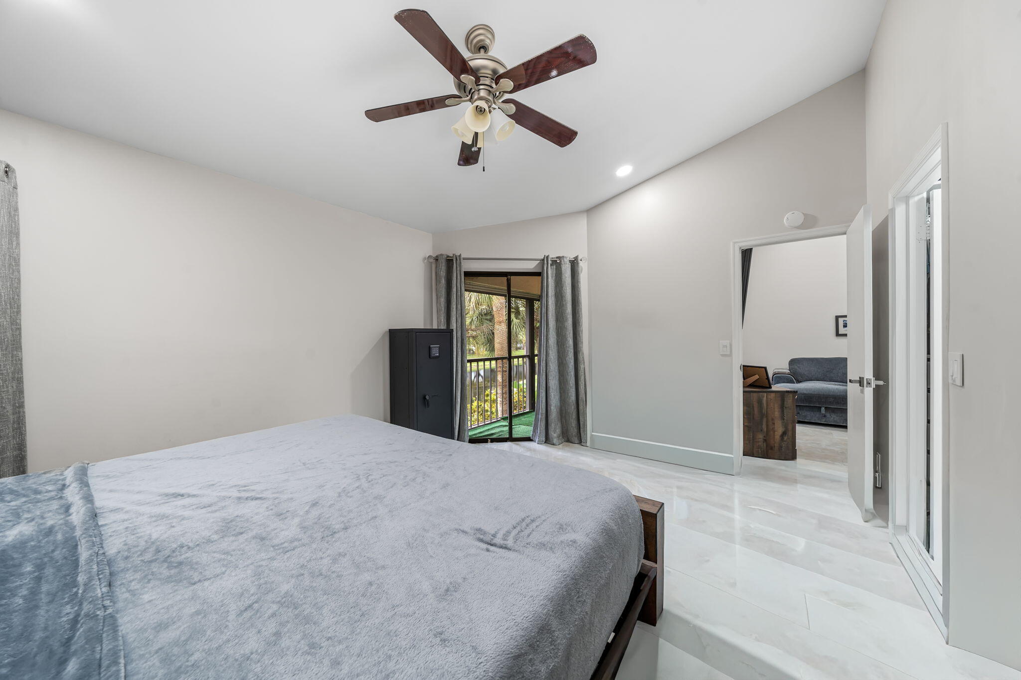 CROSSWINDS AT RIVER BRIDGE CONDO - Residential