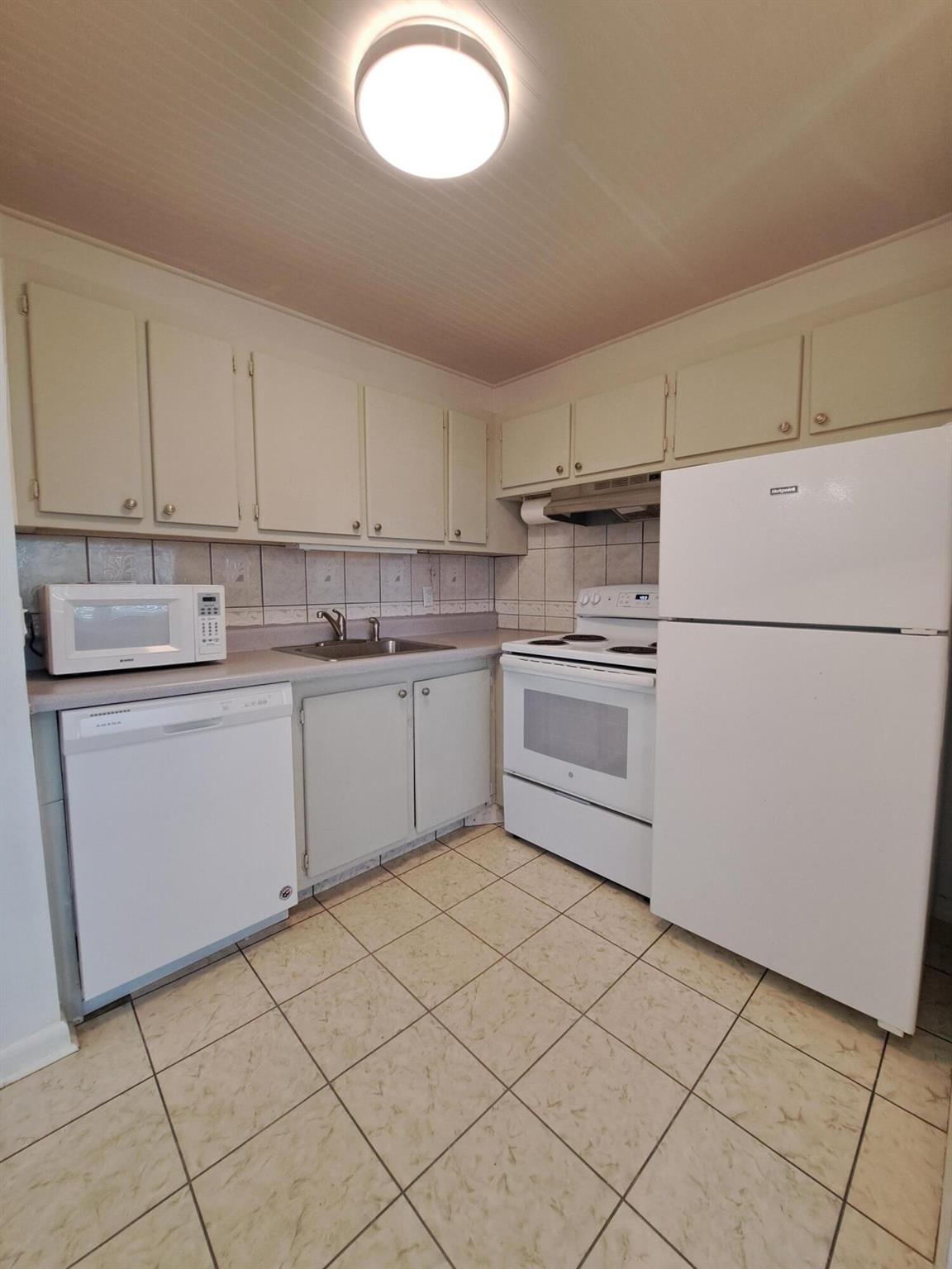 SUSSEX CONDO - Residential