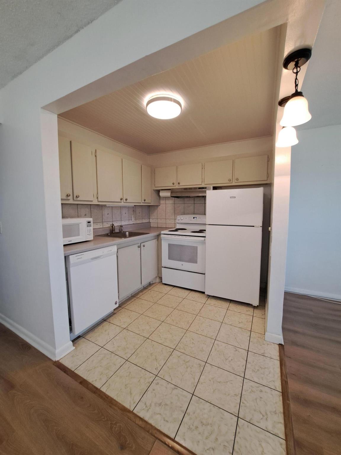 SUSSEX CONDO - Residential
