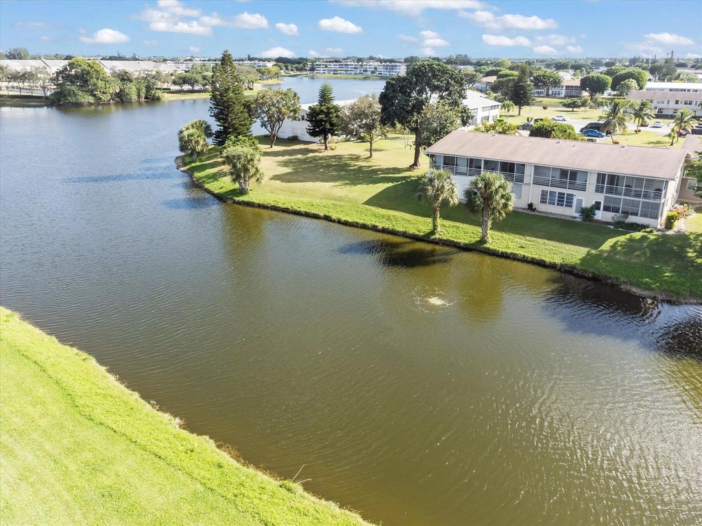Photo of 20 Sussex A, West Palm Beach, FL 33417 (MLS # R11133782)
