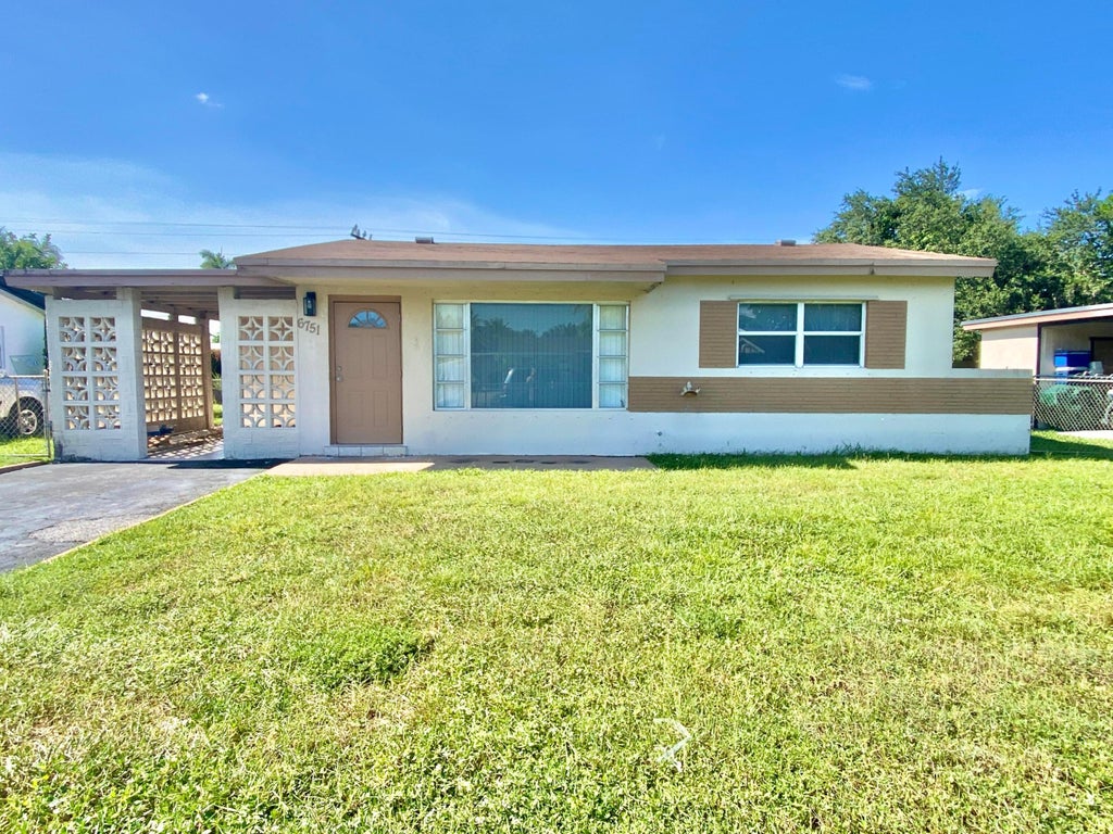 Photo of 6751 Liberty Street, Hollywood, FL 33024 (MLS # B26043397)
