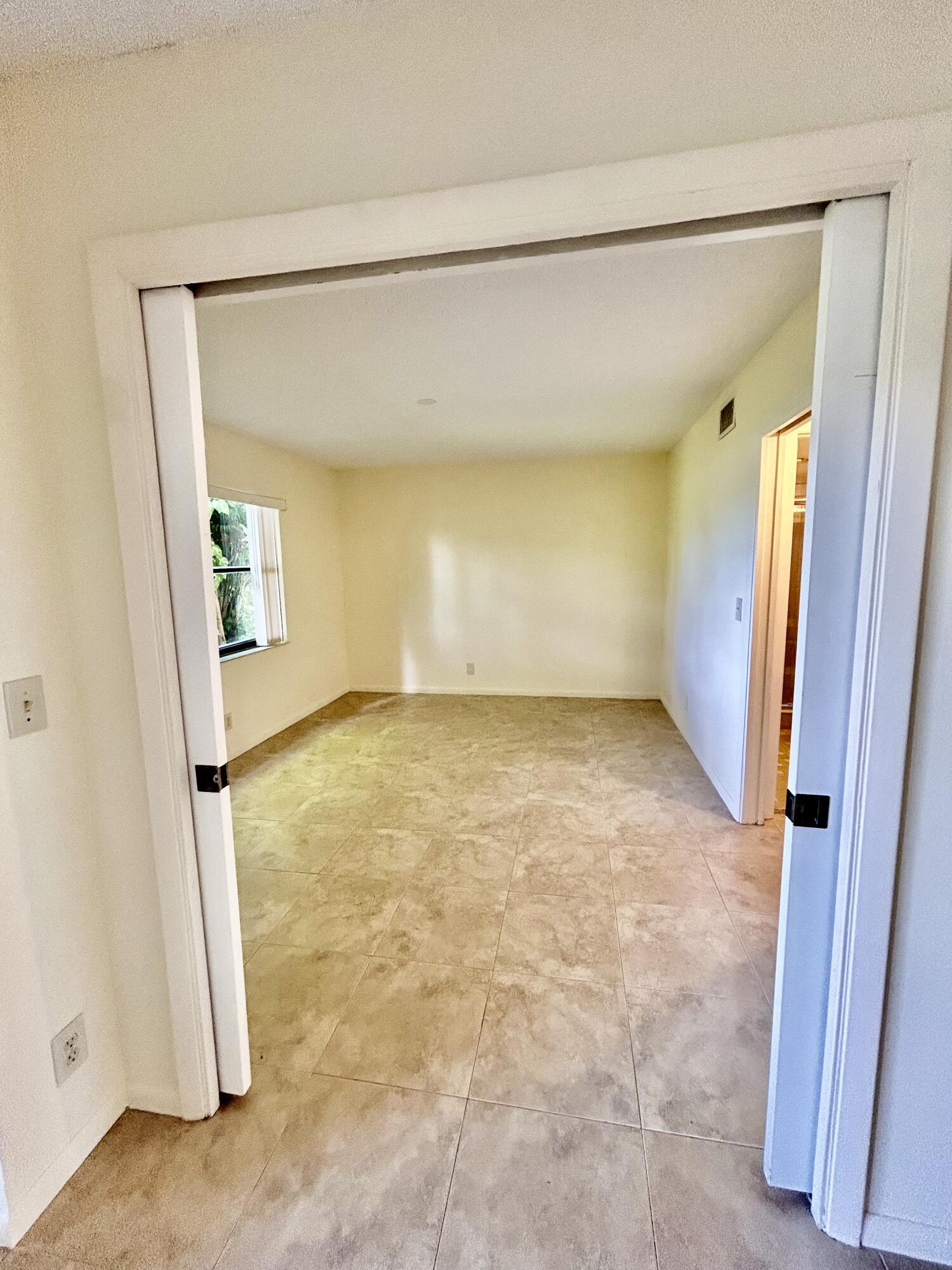 DELRAY OAKS WEST CONDO - Residential Lease
