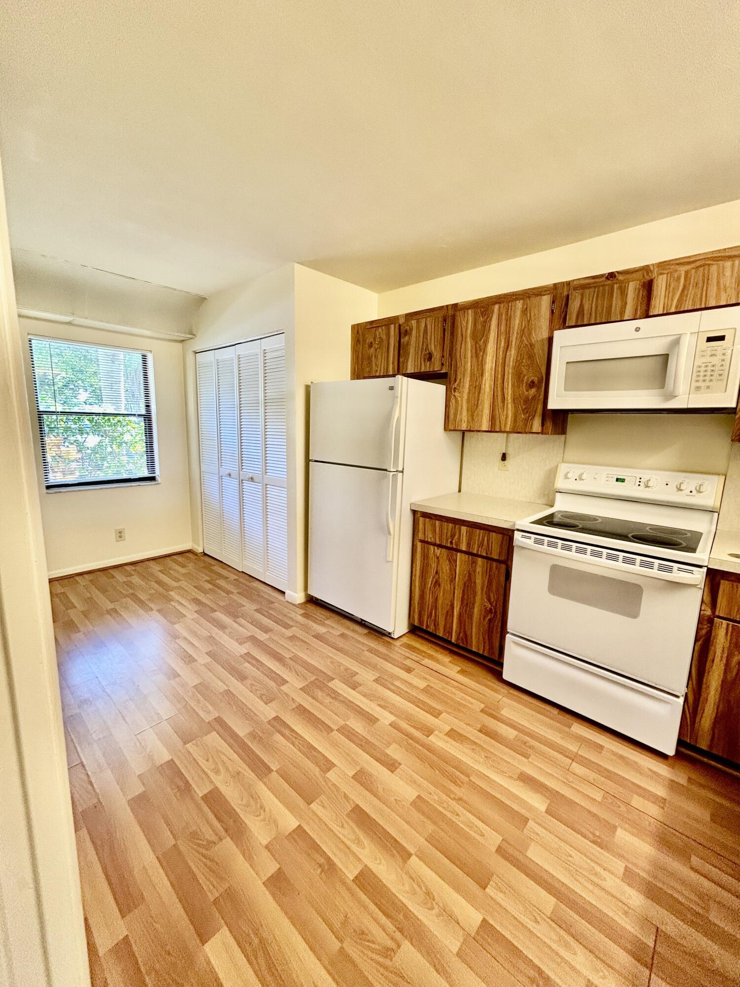 DELRAY OAKS WEST CONDO - Residential Lease