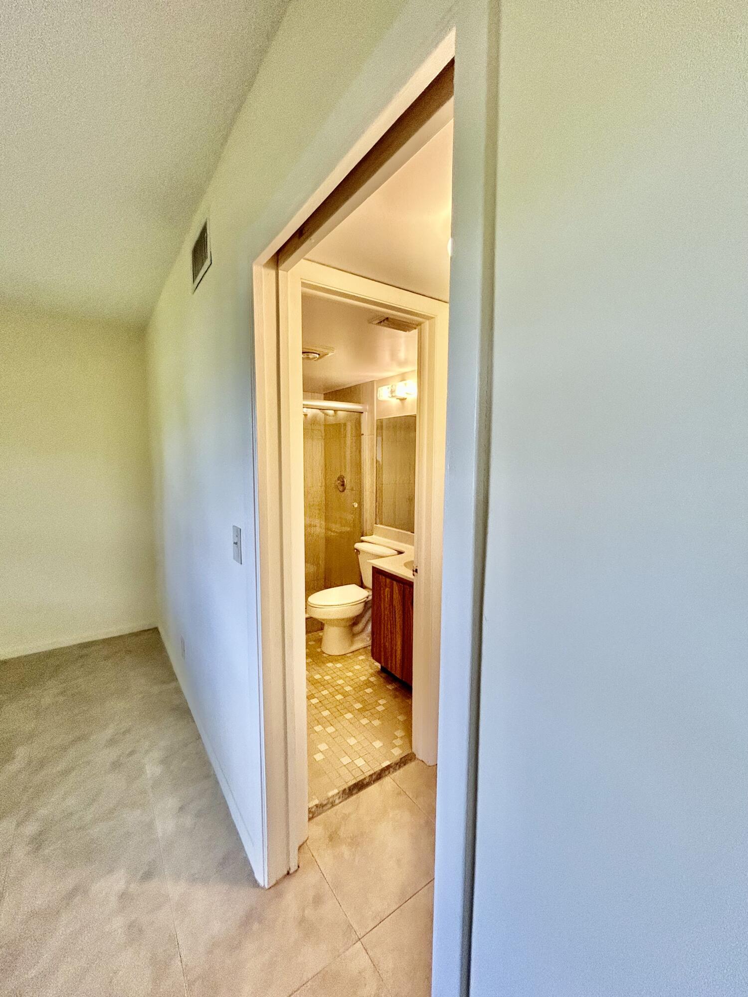 DELRAY OAKS WEST CONDO - Residential Lease