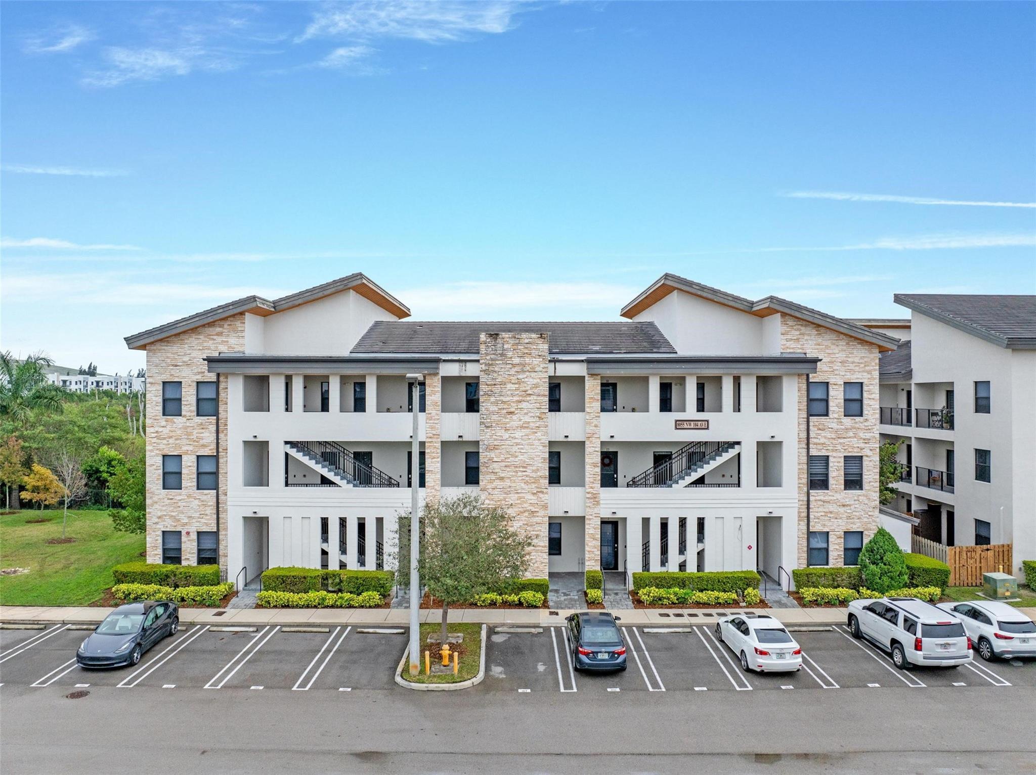 Welcome to modern luxury living in Doral! Built in 2020, this fully furnished 2 bed, 2.5 bath is available for rent. Features a contemporary design with high ceilings, smart thermostat, and smart door lock for convenience and security. Enjoy exclusive access to a resort style clubhouse which includes a kids playground, fitness center, Water Park for kids, pool and many more. Don't miss the chance to call this sophisticated space your new home!