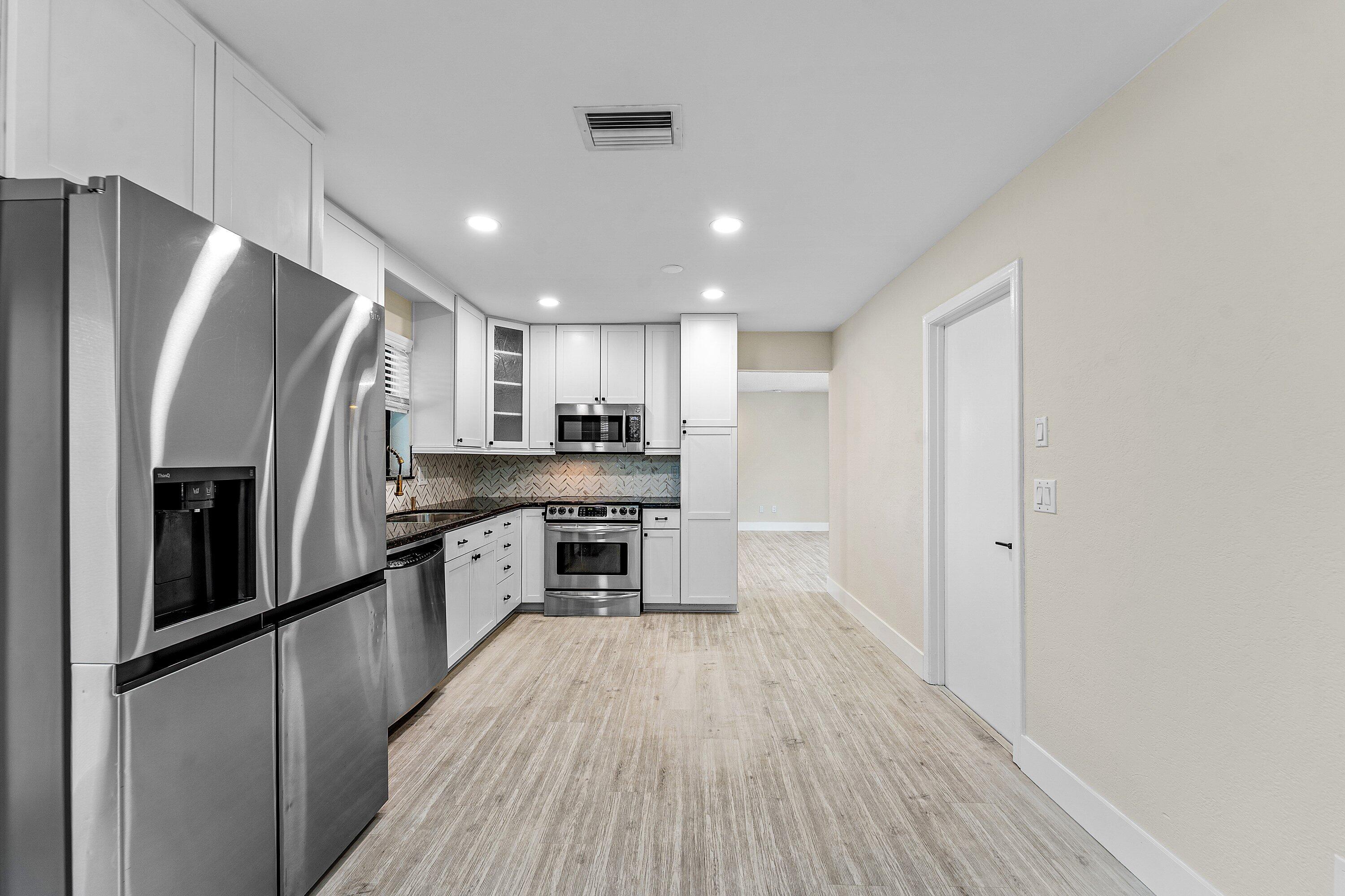 HOLIDAY CITY AT BOCA RATON SEC 9 - Residential Lease