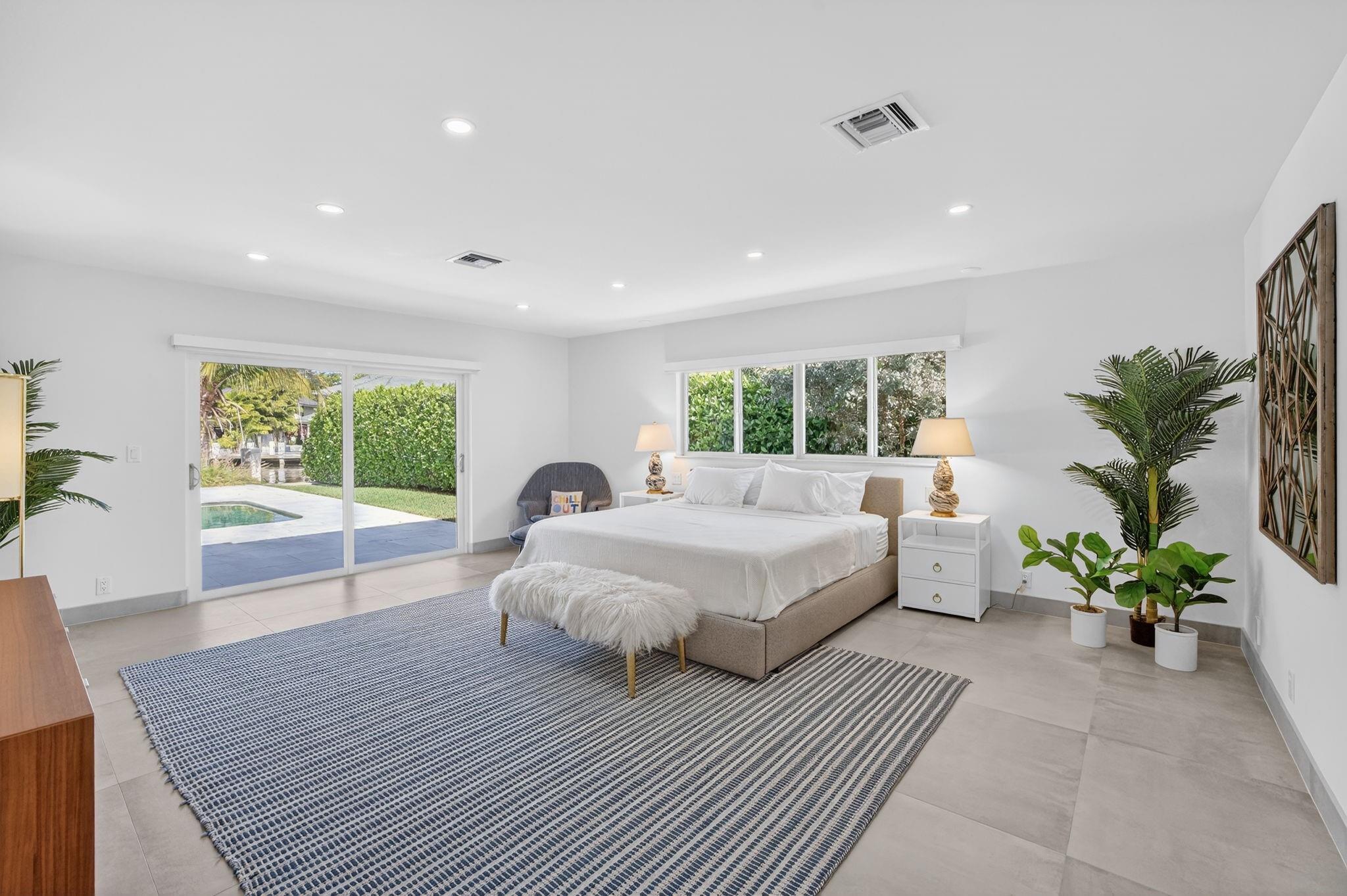 BAY COLONY - Residential