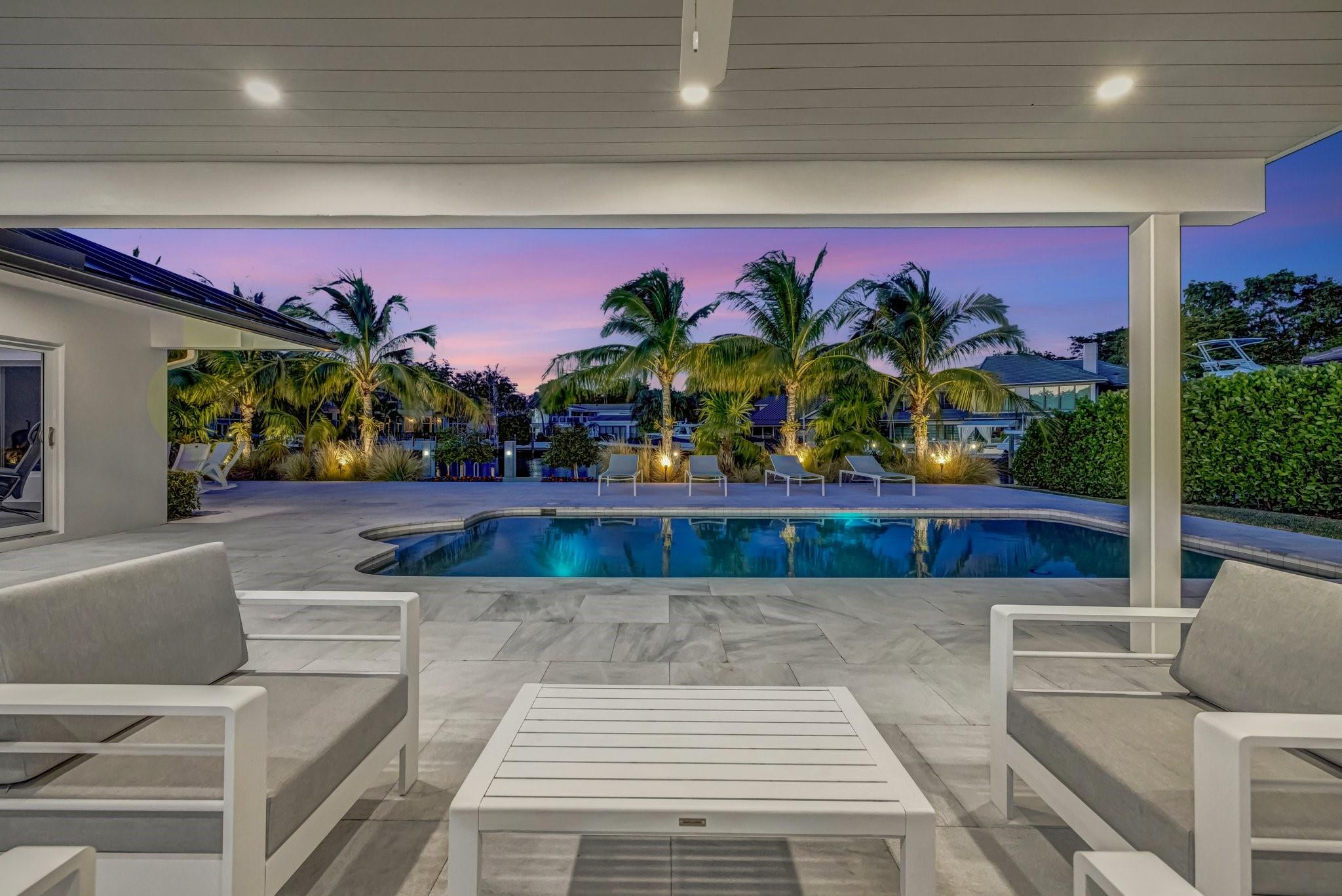 BAY COLONY - Residential