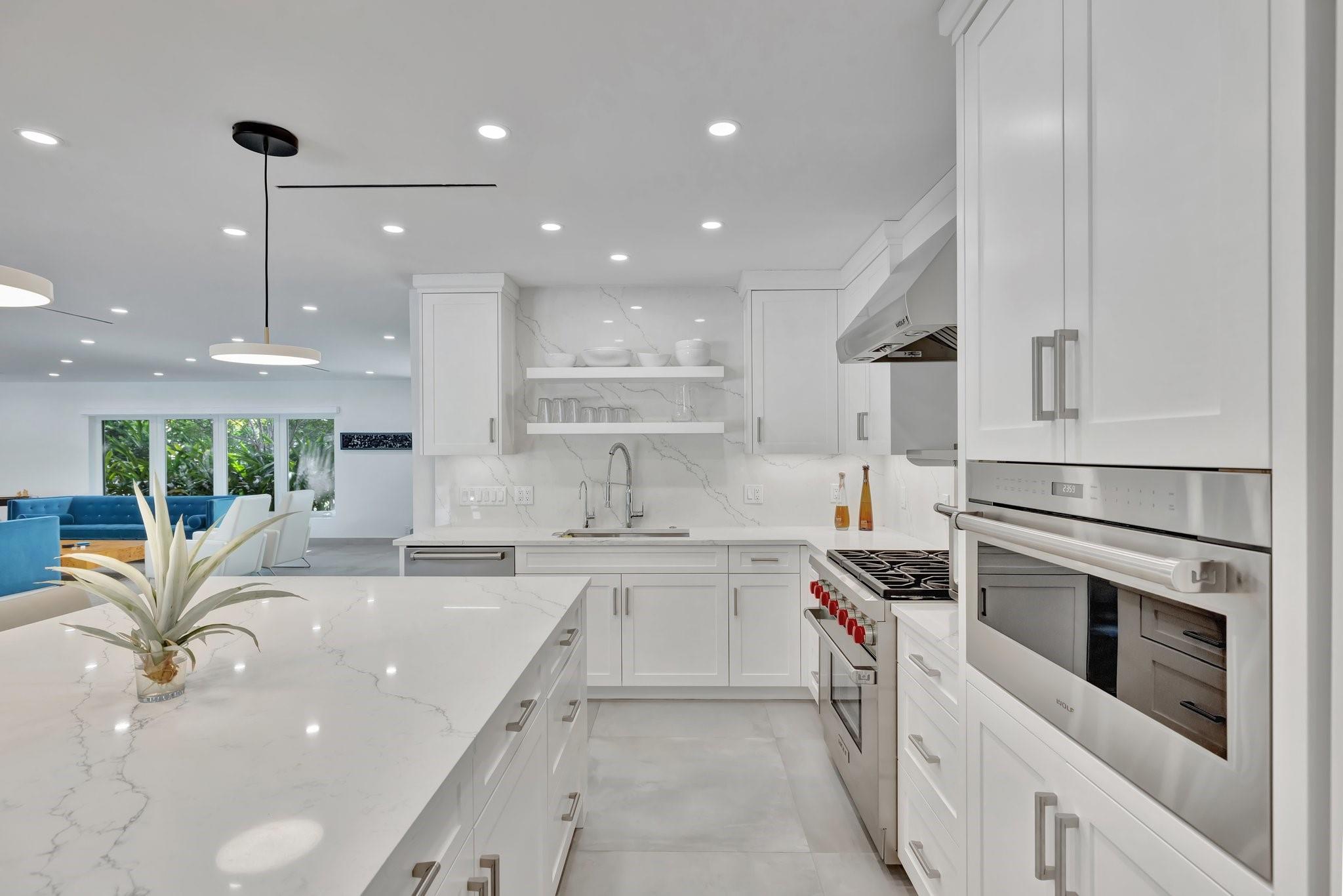 BAY COLONY - Residential