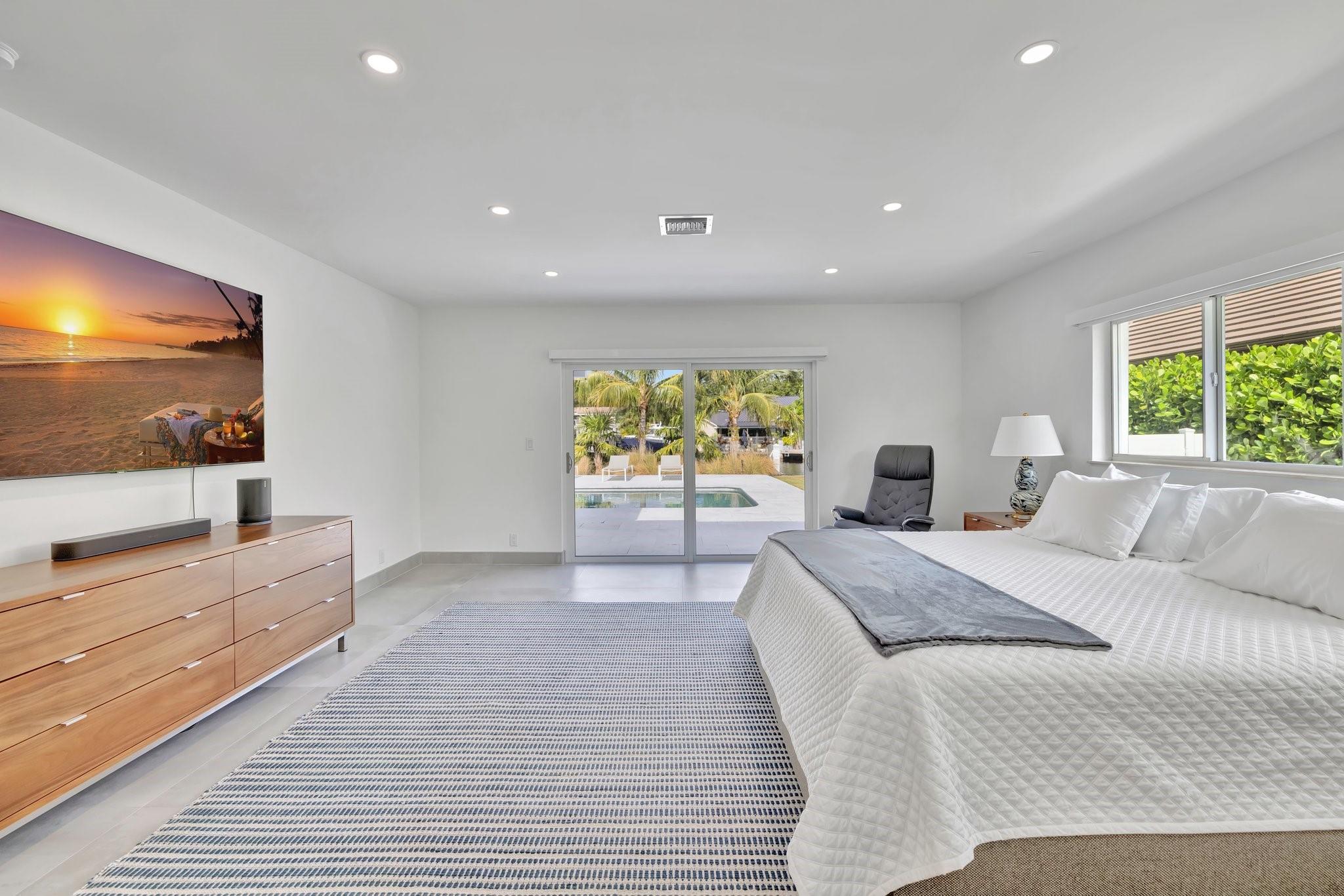 BAY COLONY - Residential