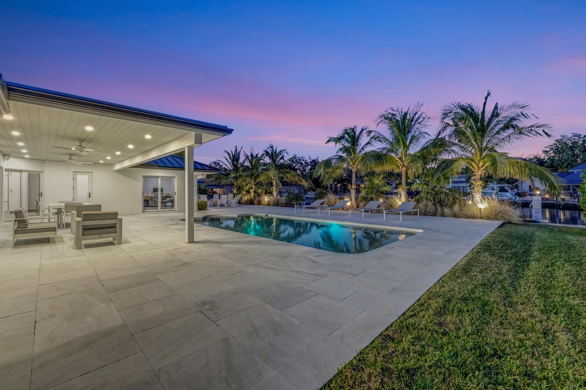 BAY COLONY - Residential