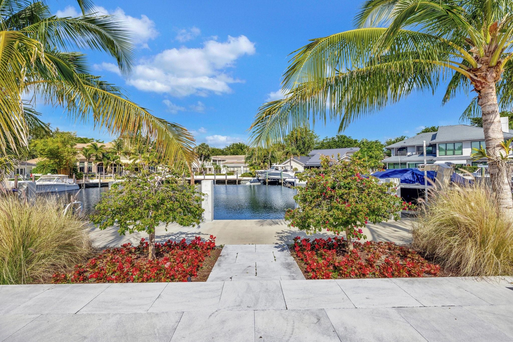 BAY COLONY - Residential