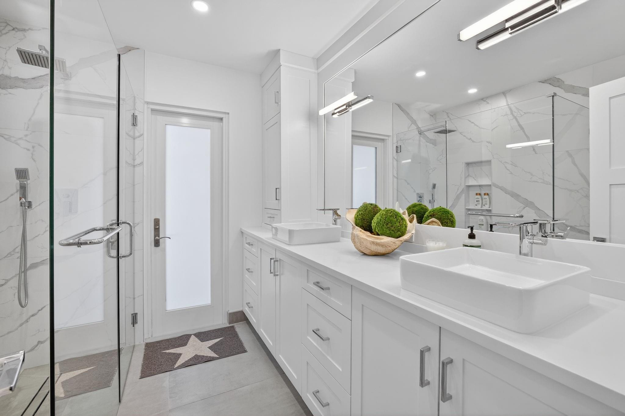 BAY COLONY - Residential