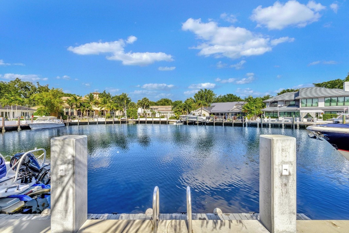 BAY COLONY - Residential