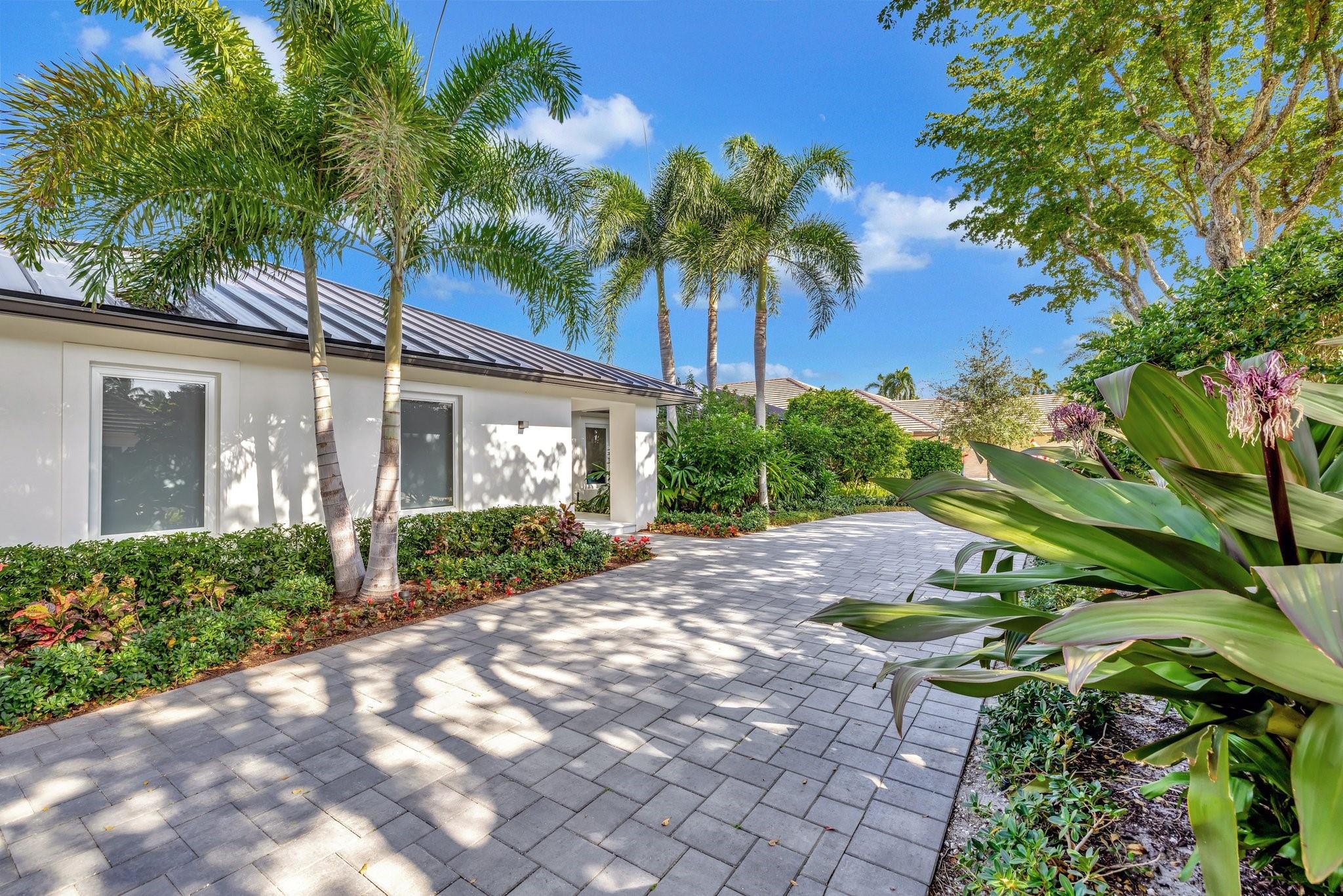 BAY COLONY - Residential