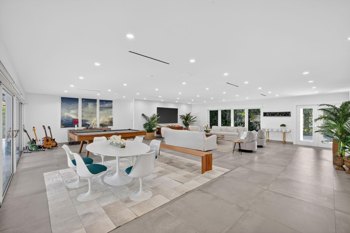 BAY COLONY - Residential