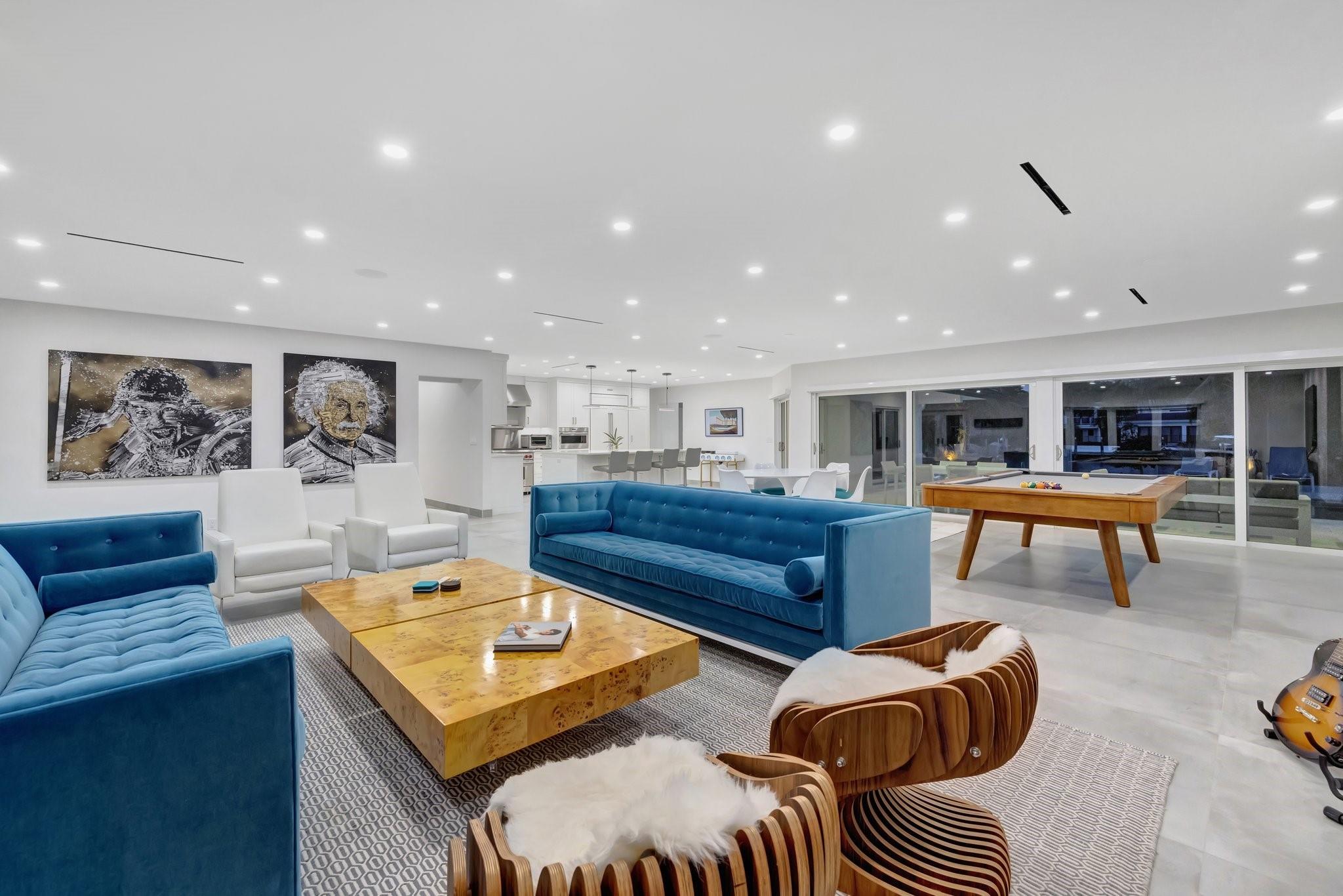 BAY COLONY - Residential