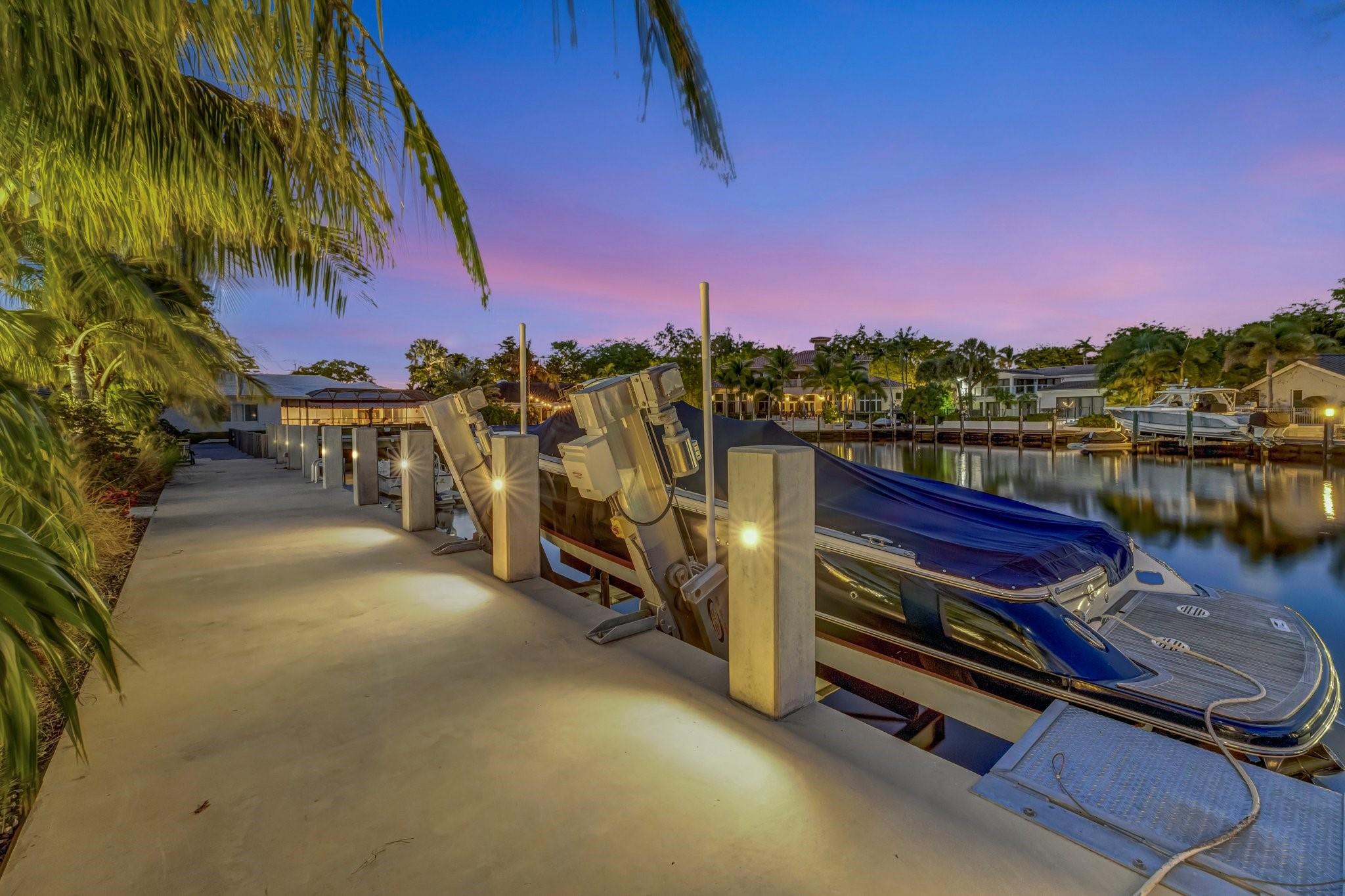 BAY COLONY - Residential